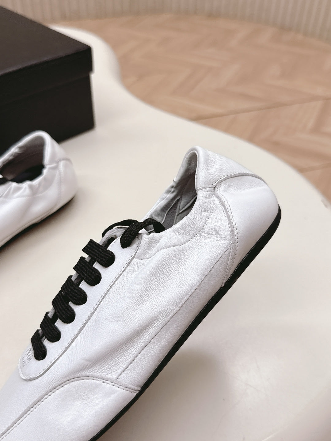 P-Sneakers