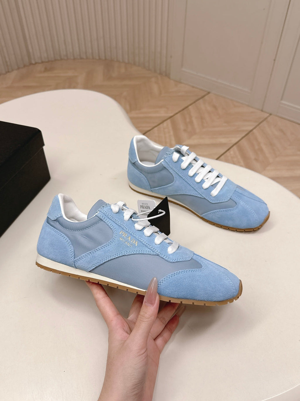 P-Sneakers