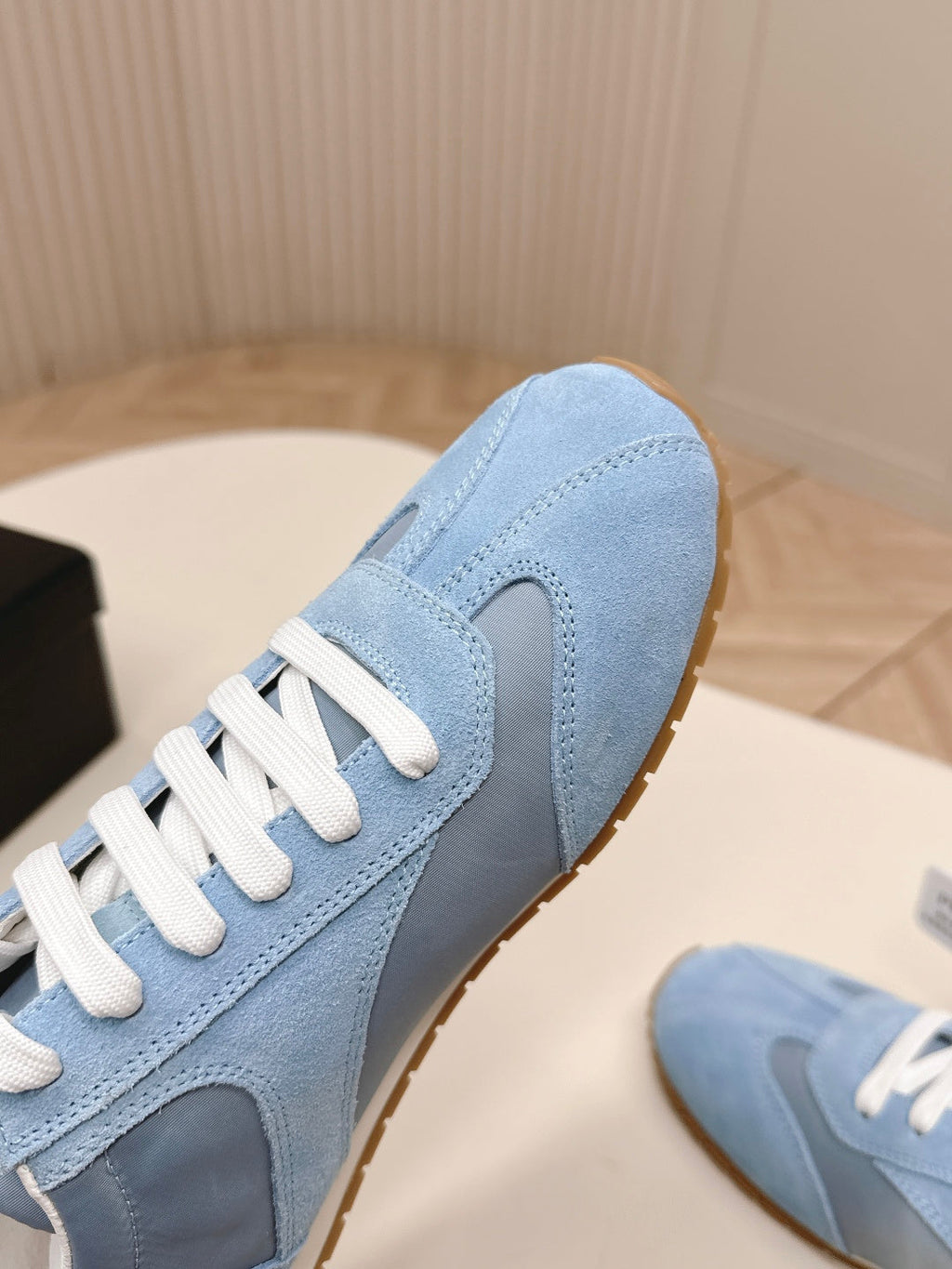 P-Sneakers