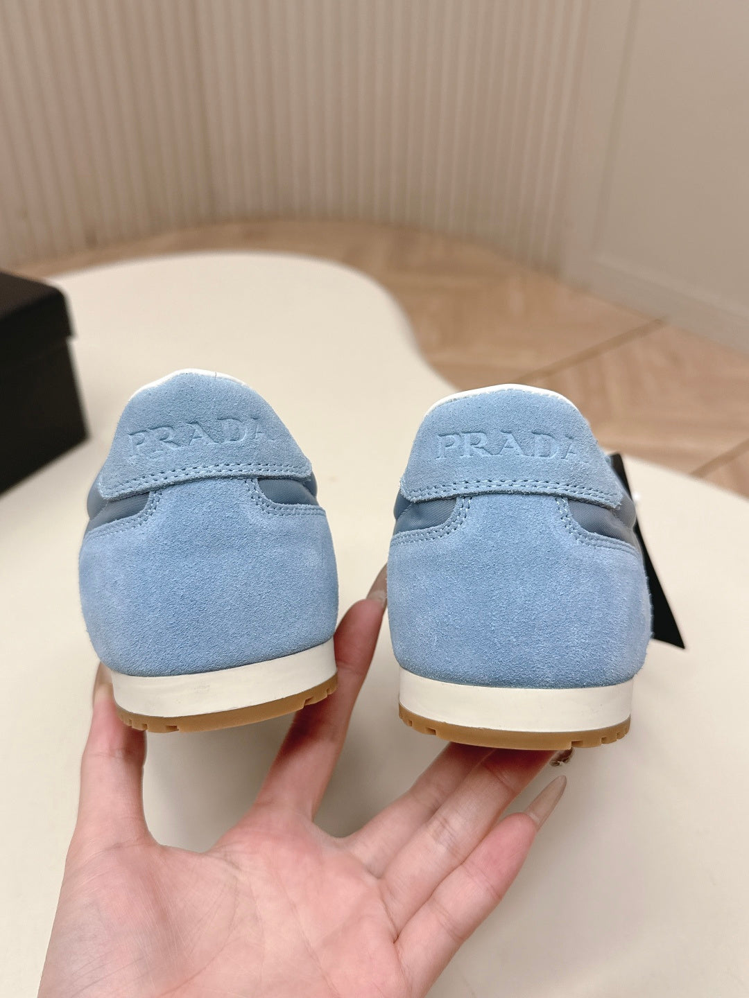 P-Sneakers