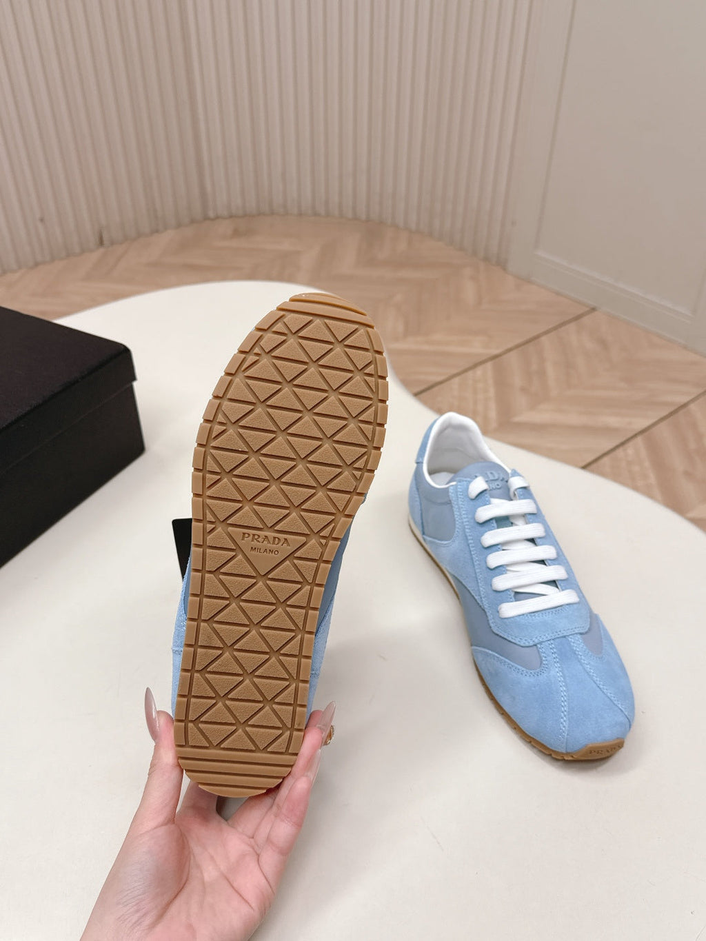 P-Sneakers