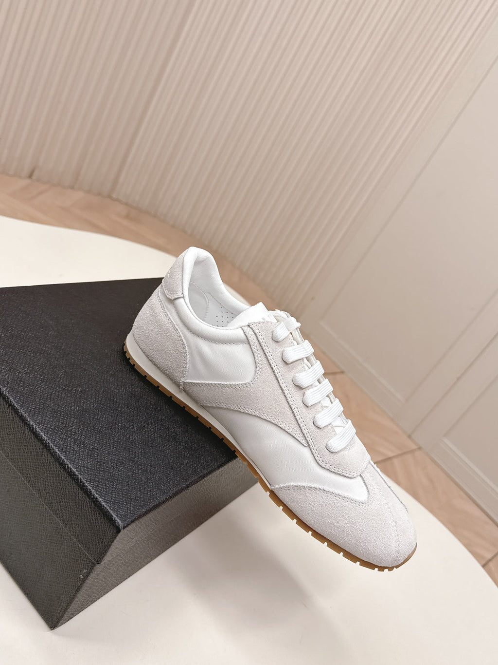 P-Sneakers