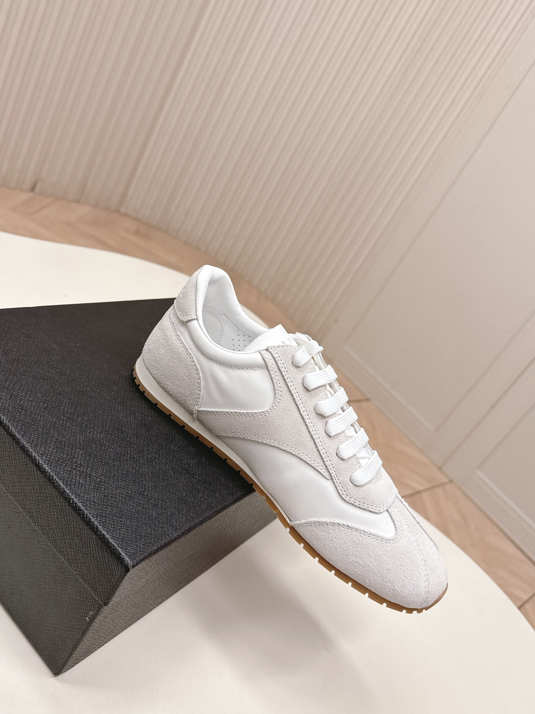 P-Sneakers