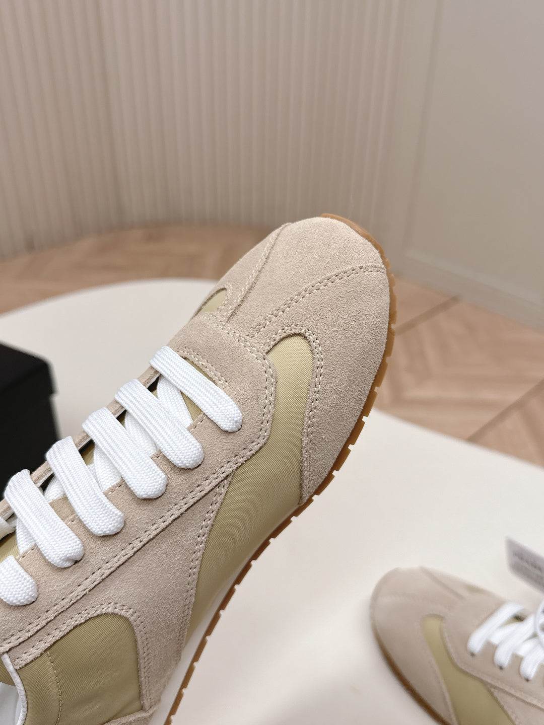 P-Sneakers