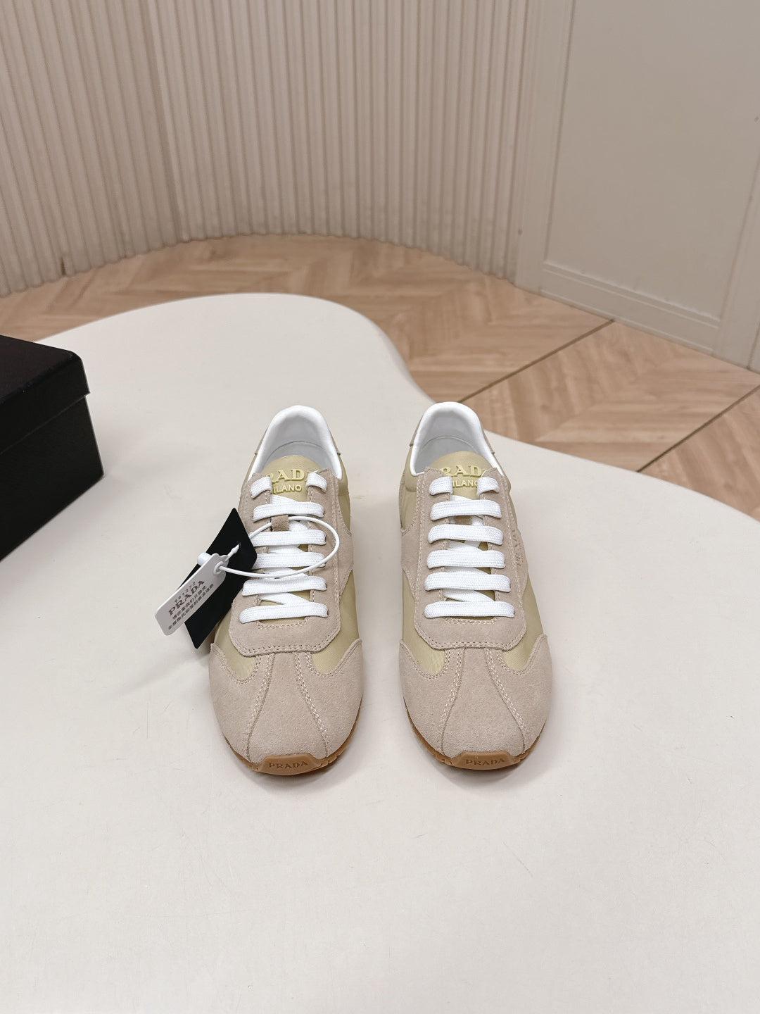 P-Sneakers