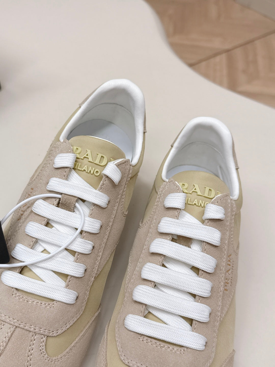 P-Sneakers