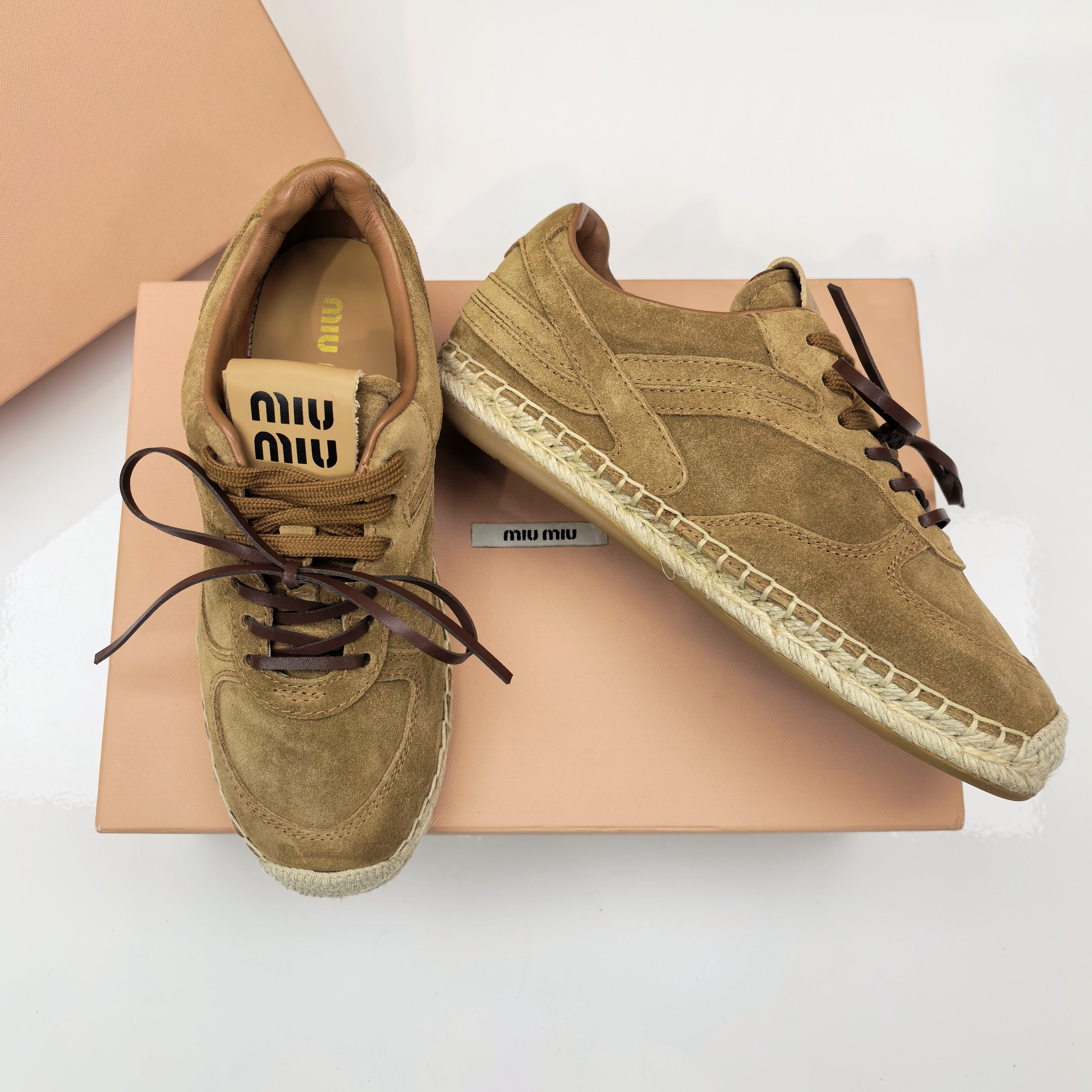 M-Sneakers