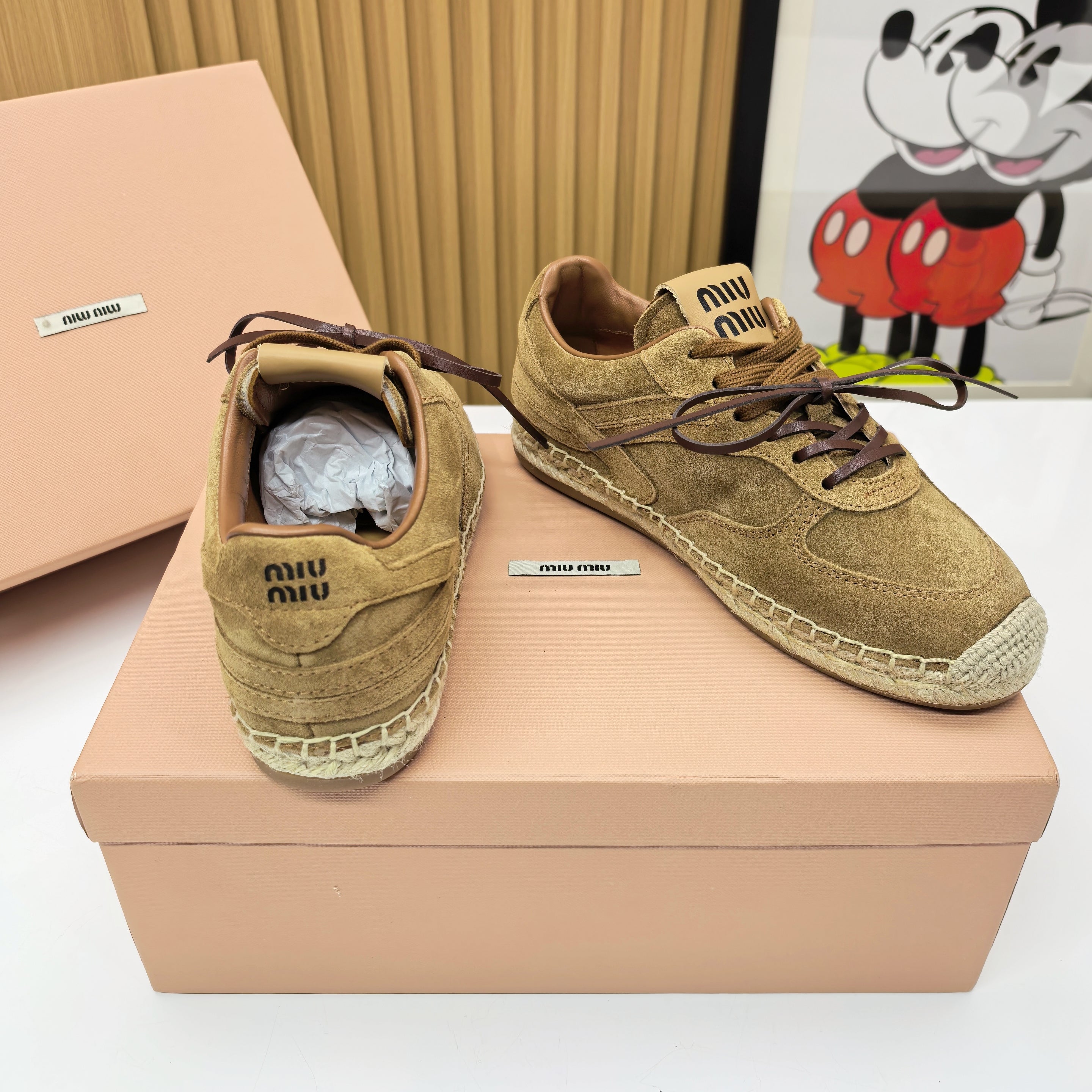 M-Sneakers