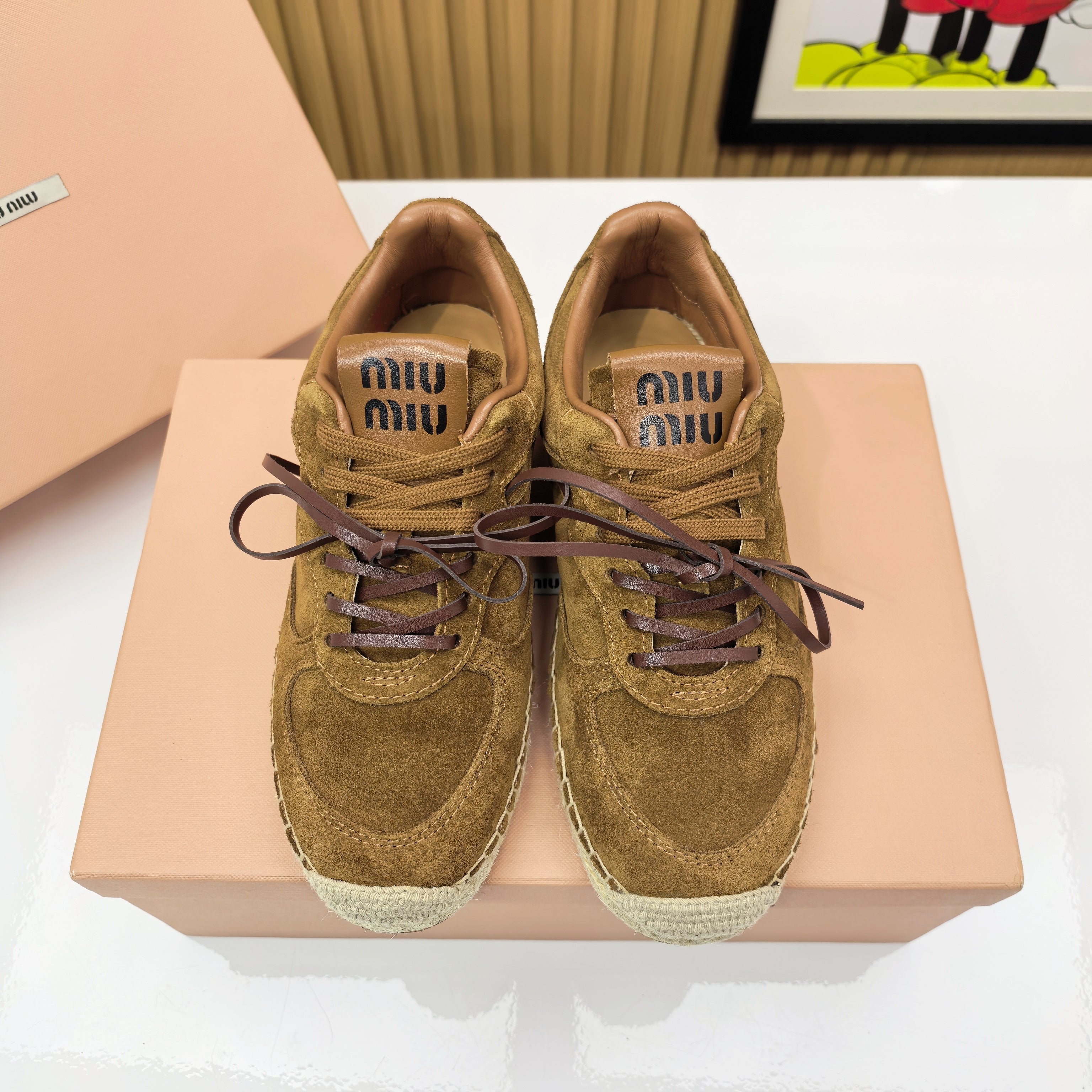 M-Sneakers