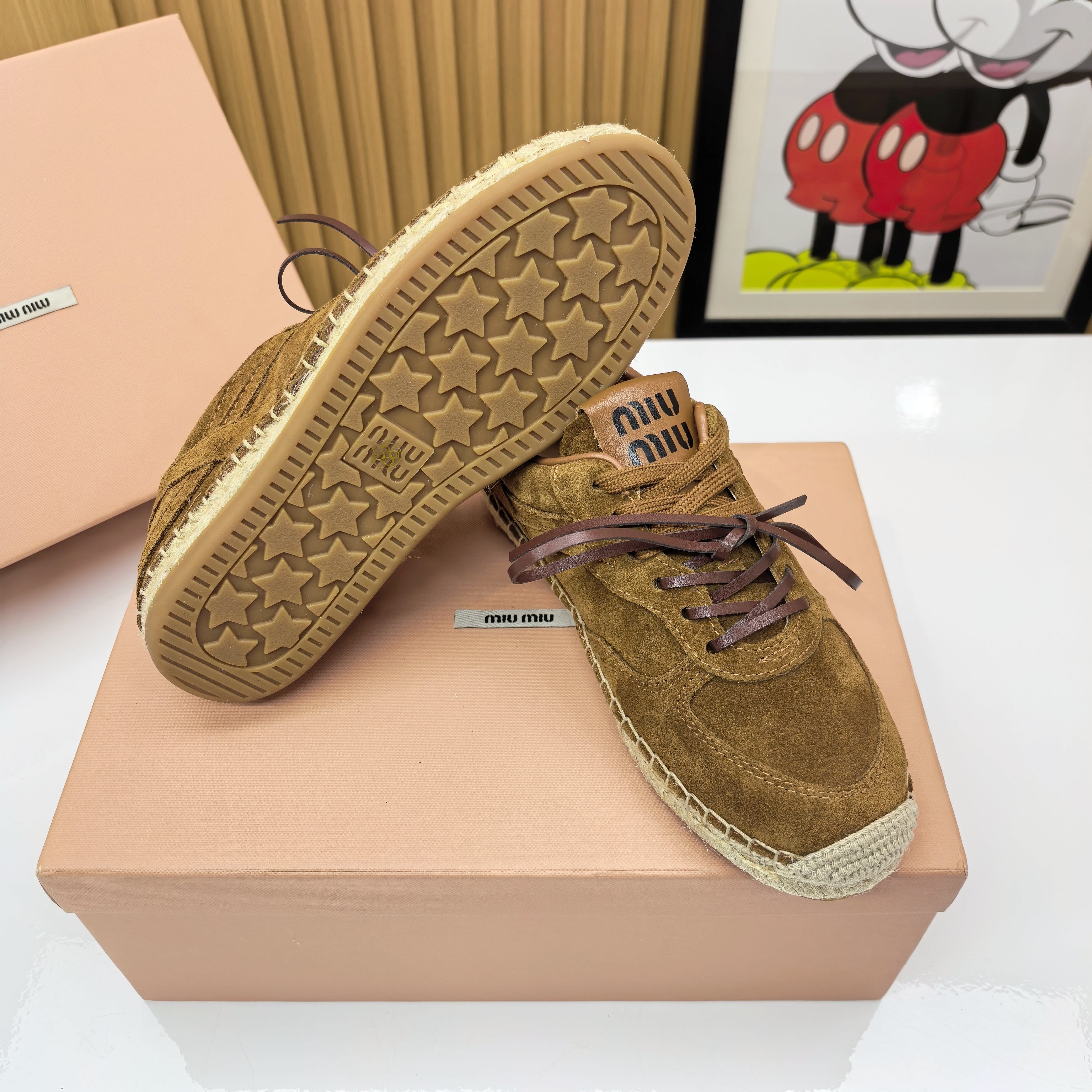 M-Sneakers
