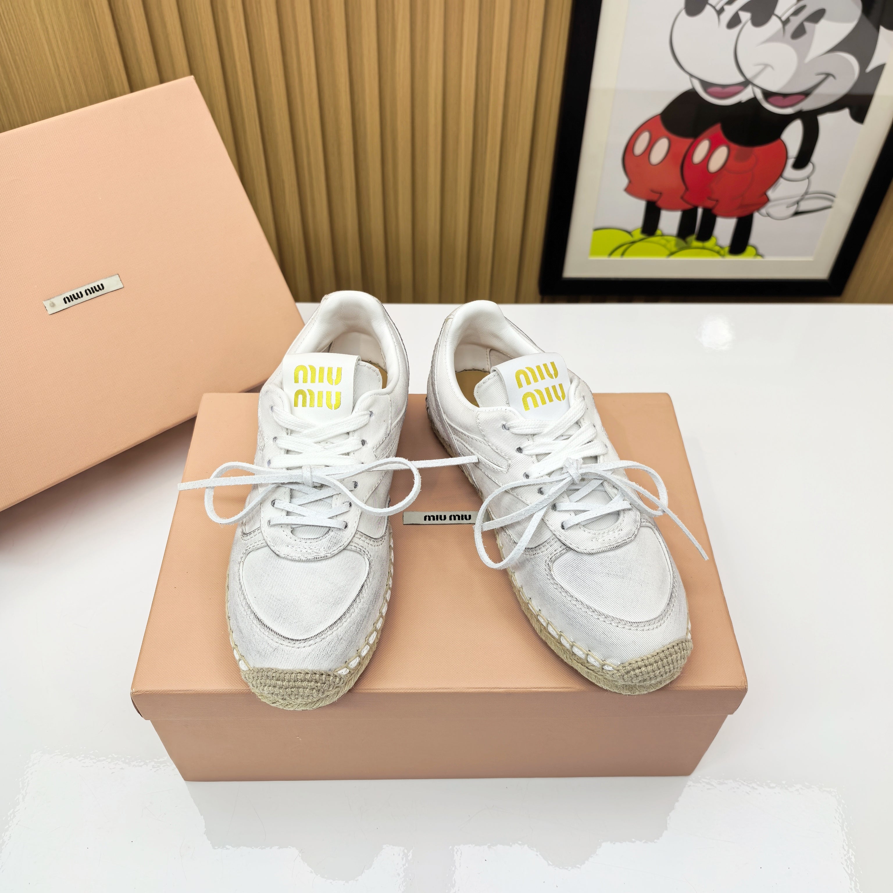 M-Sneakers