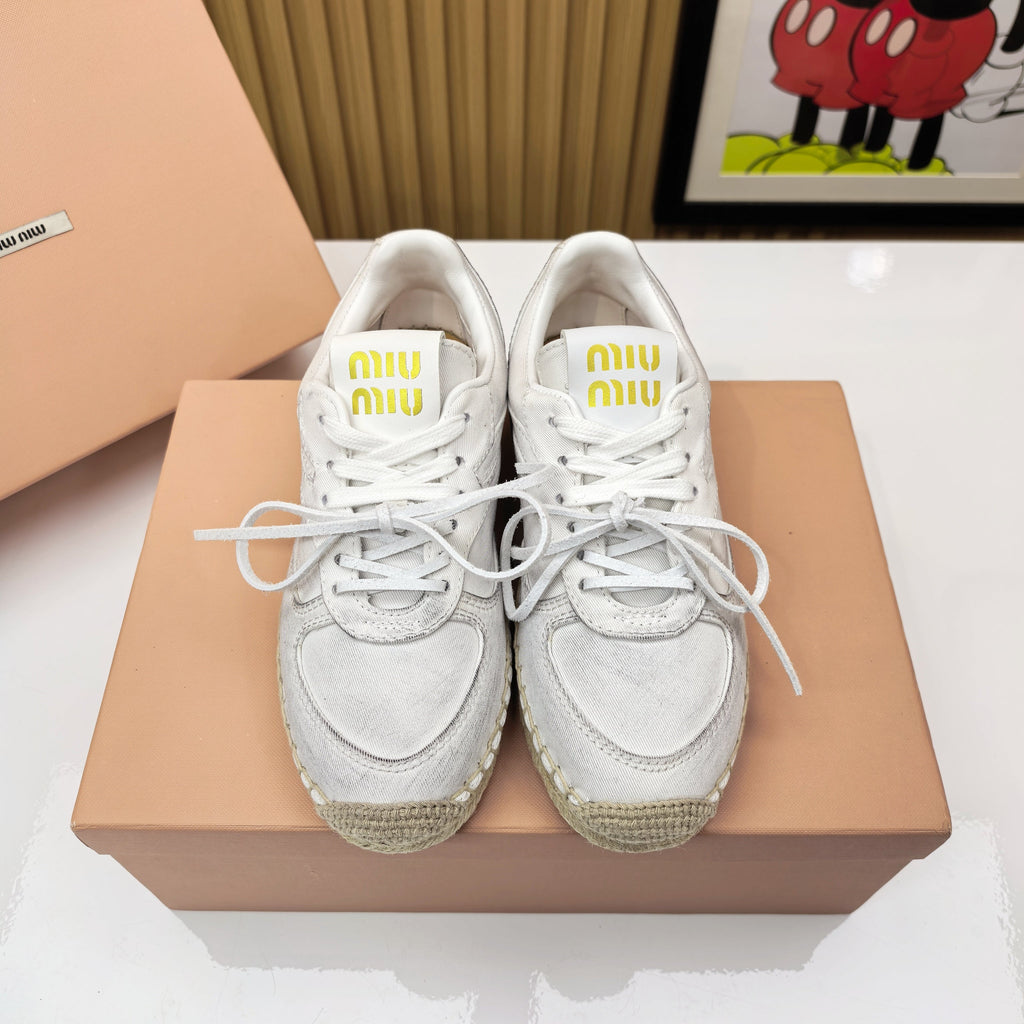 M-Sneakers