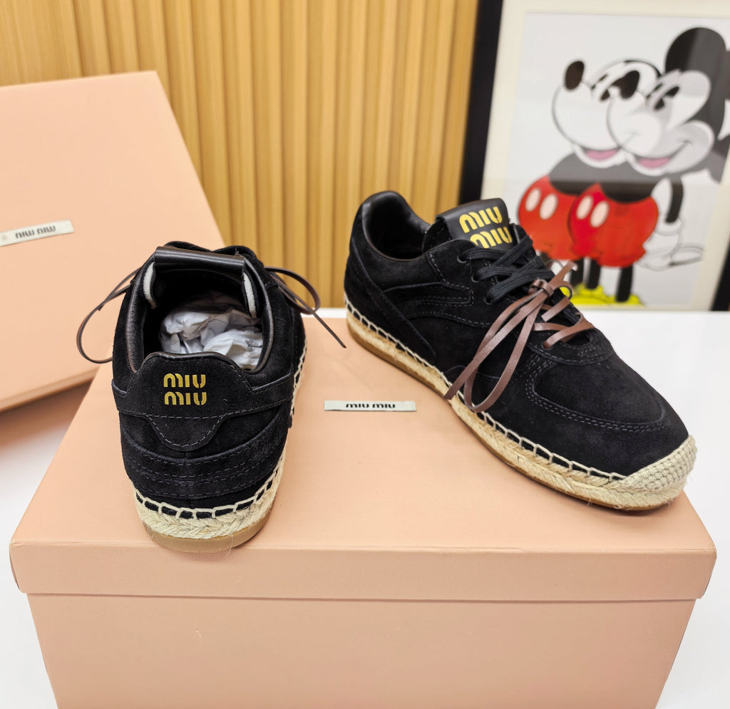 M-Sneakers
