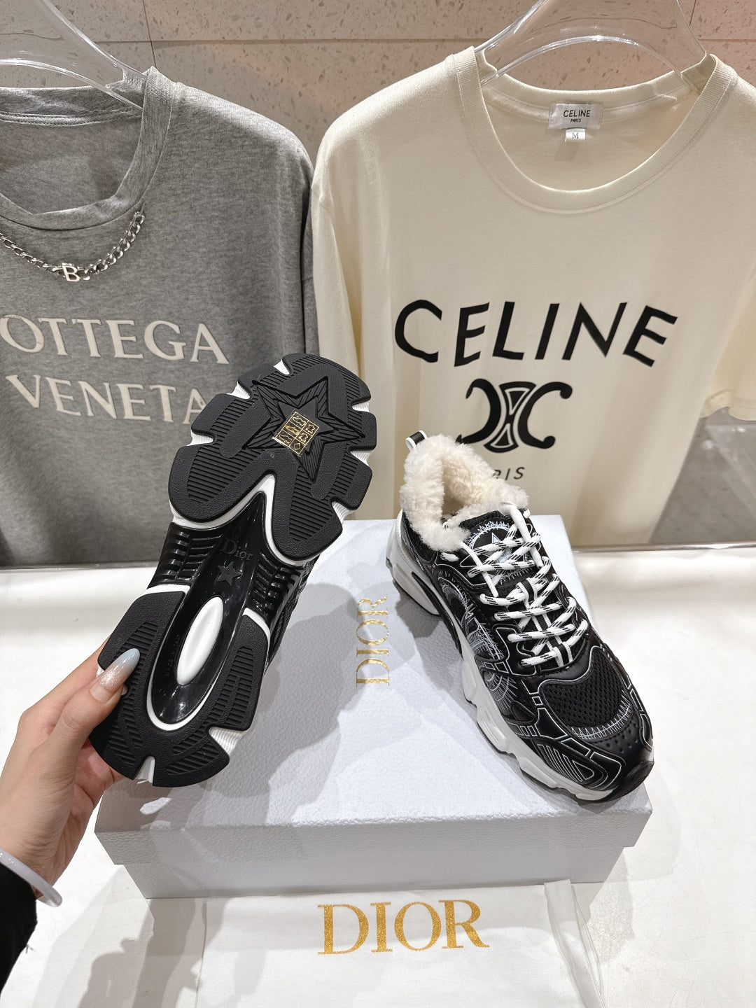 D-Sneakers