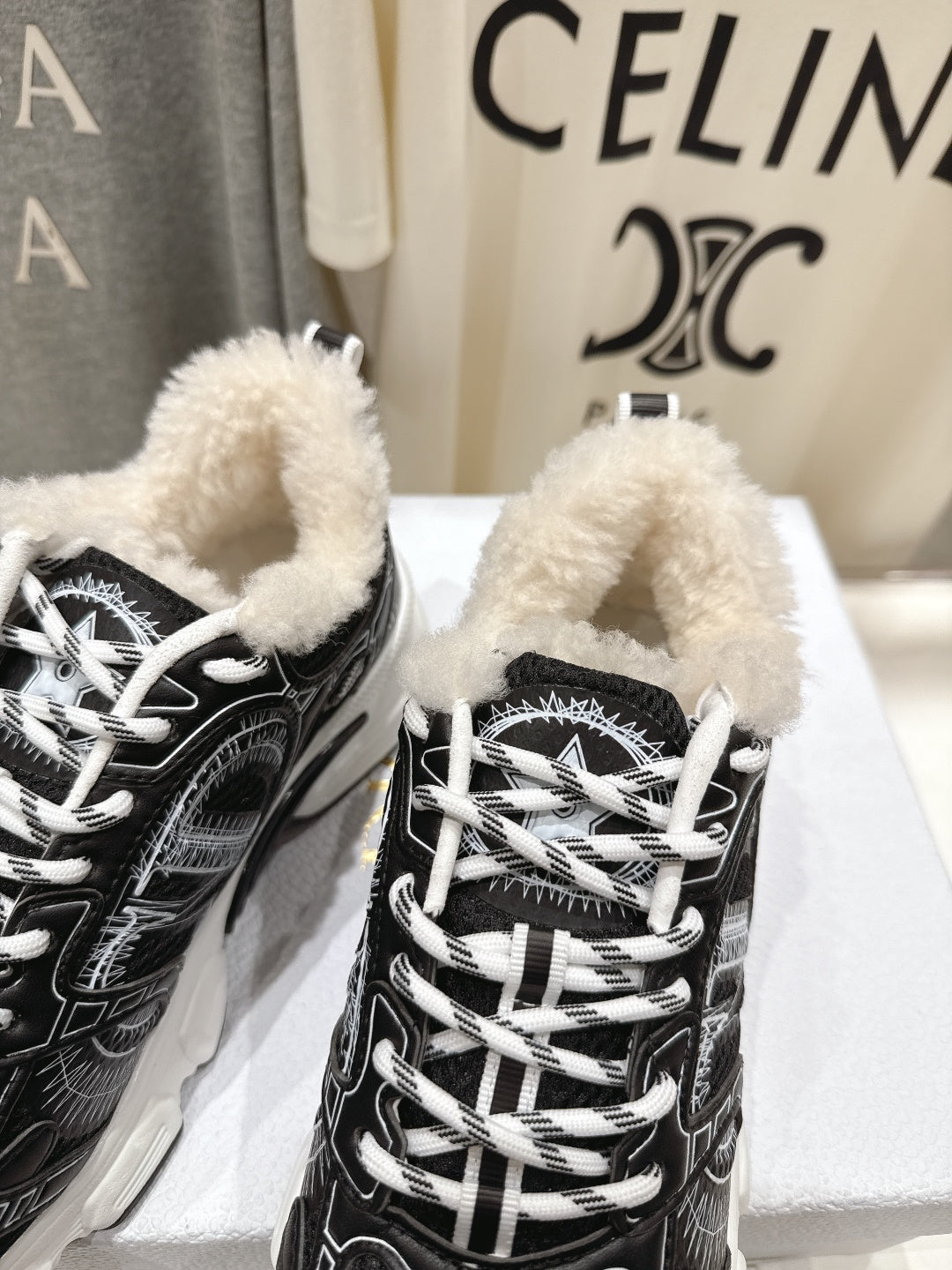 D-Sneakers