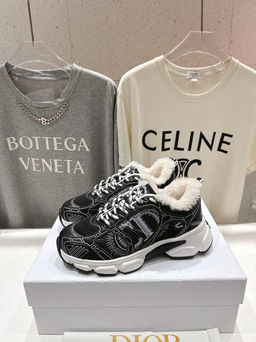 D-Sneakers