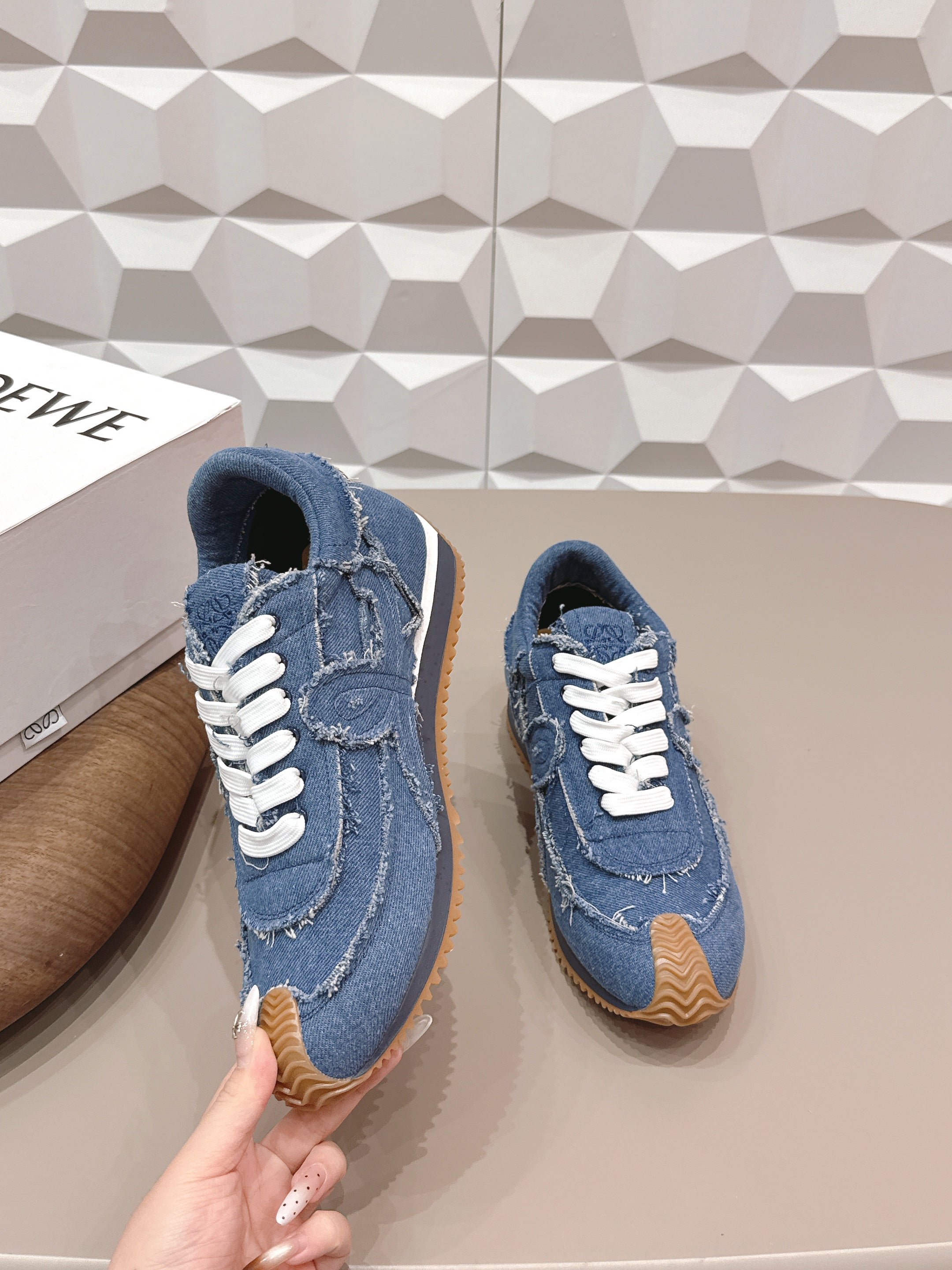 L2-Sneakers