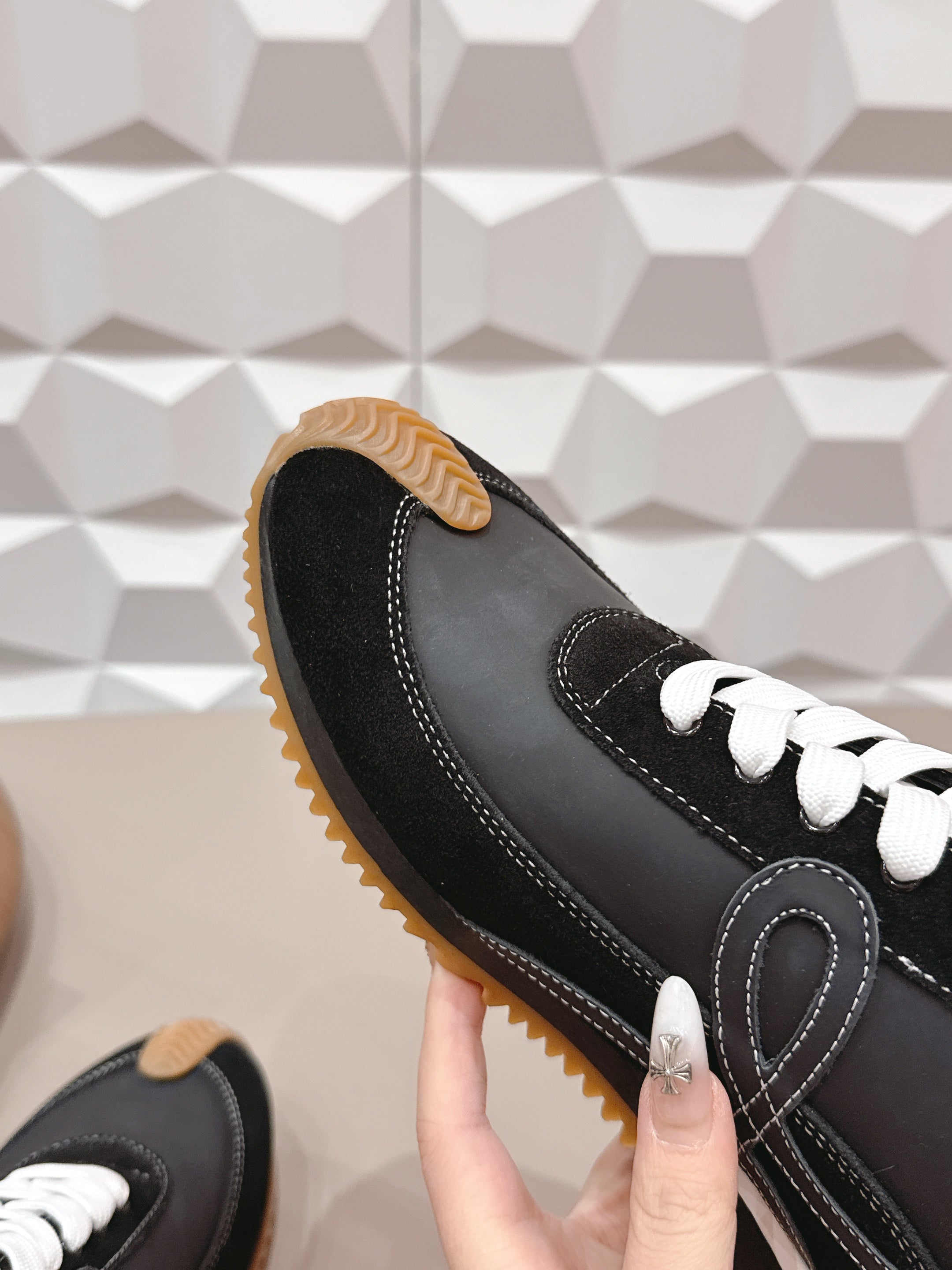 L2-Sneakers