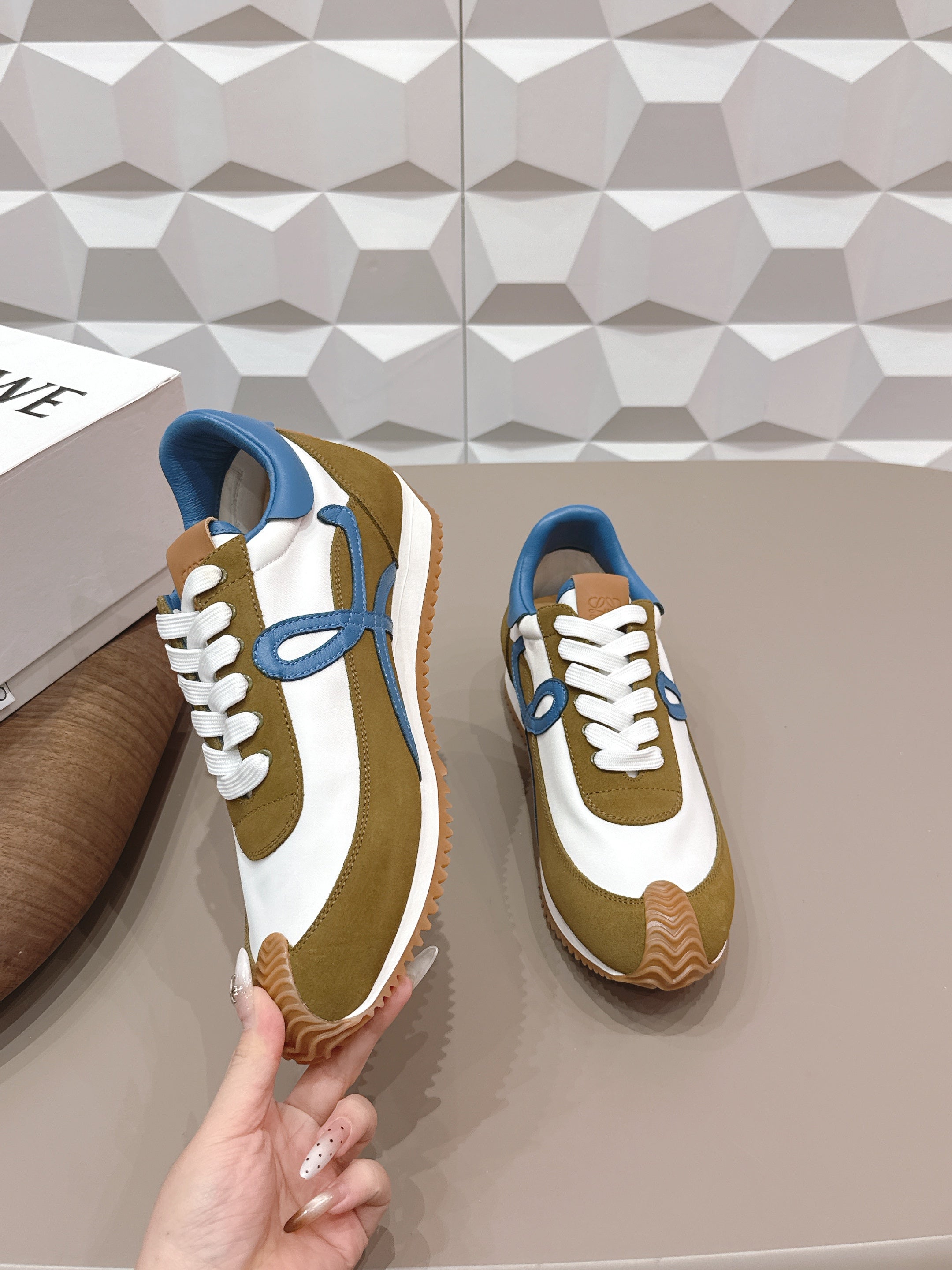L2-Sneakers