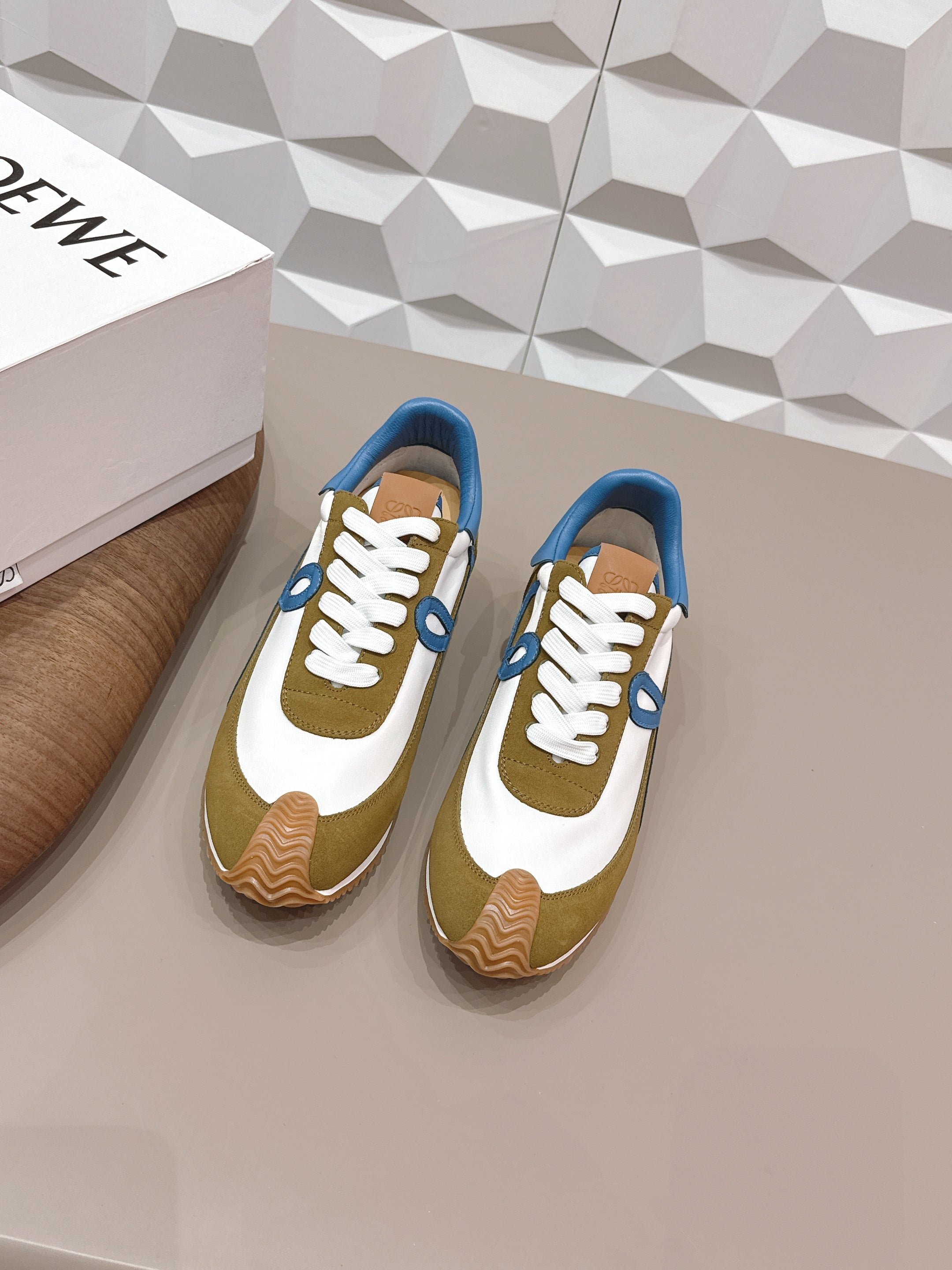 L2-Sneakers