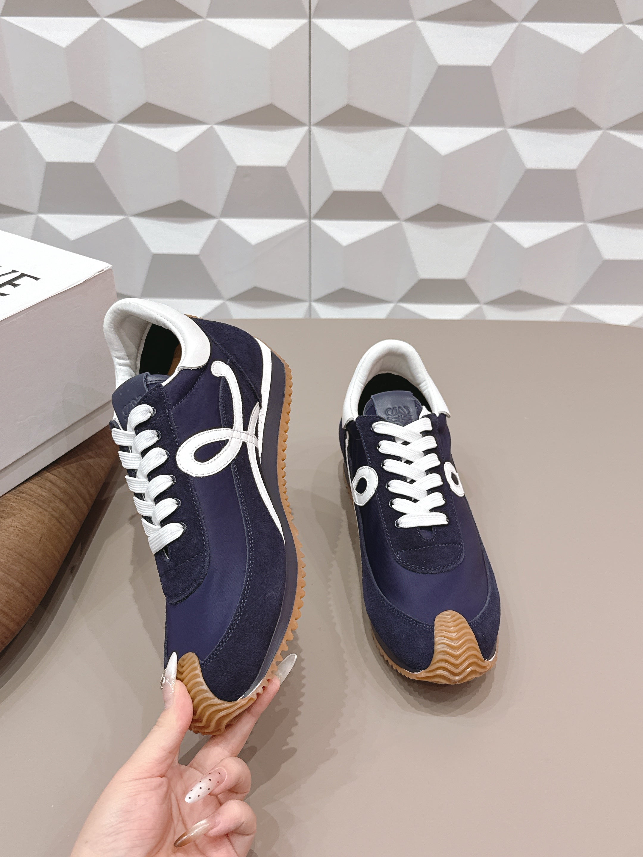L2-Sneakers