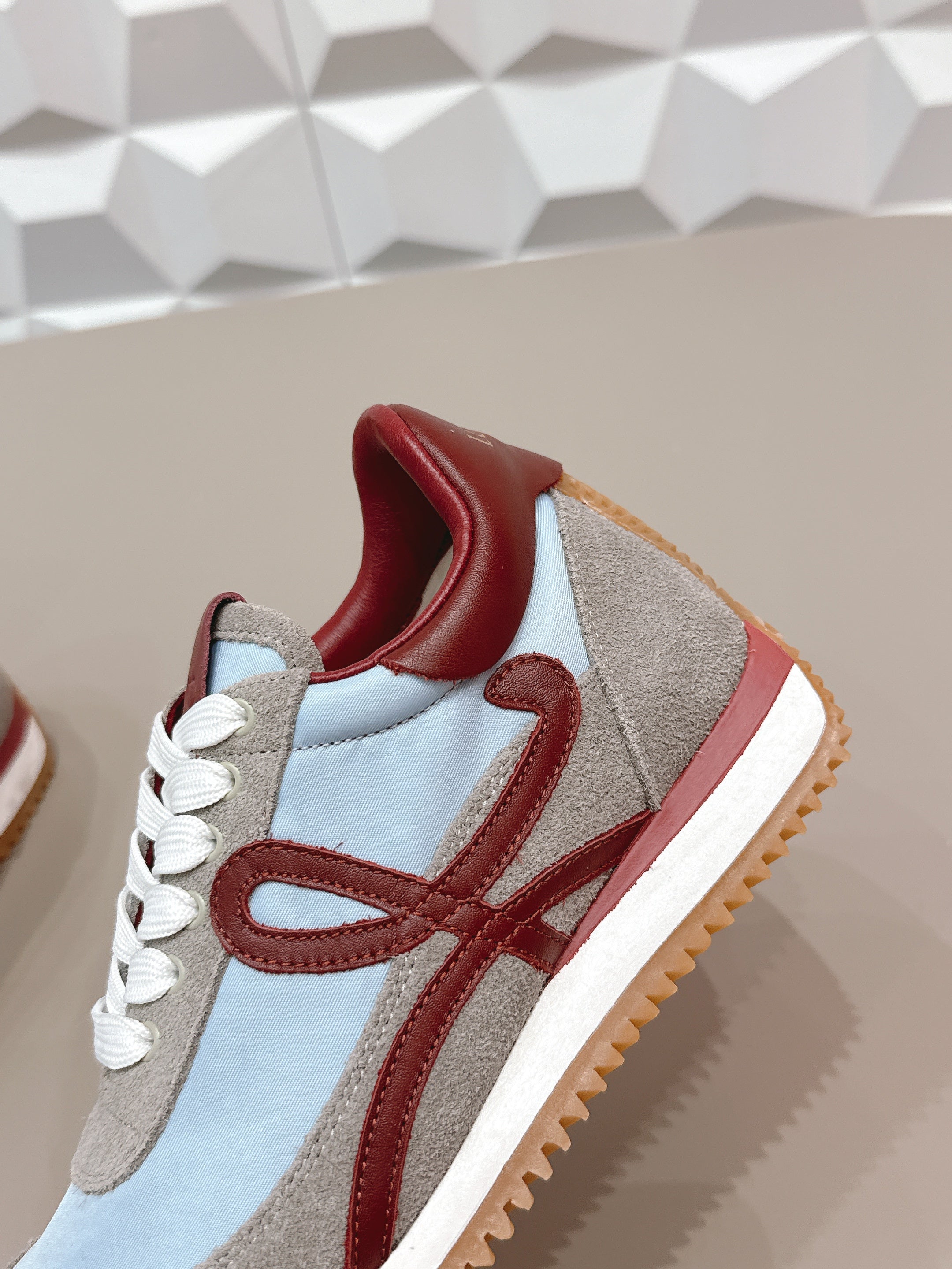 L2-Sneakers