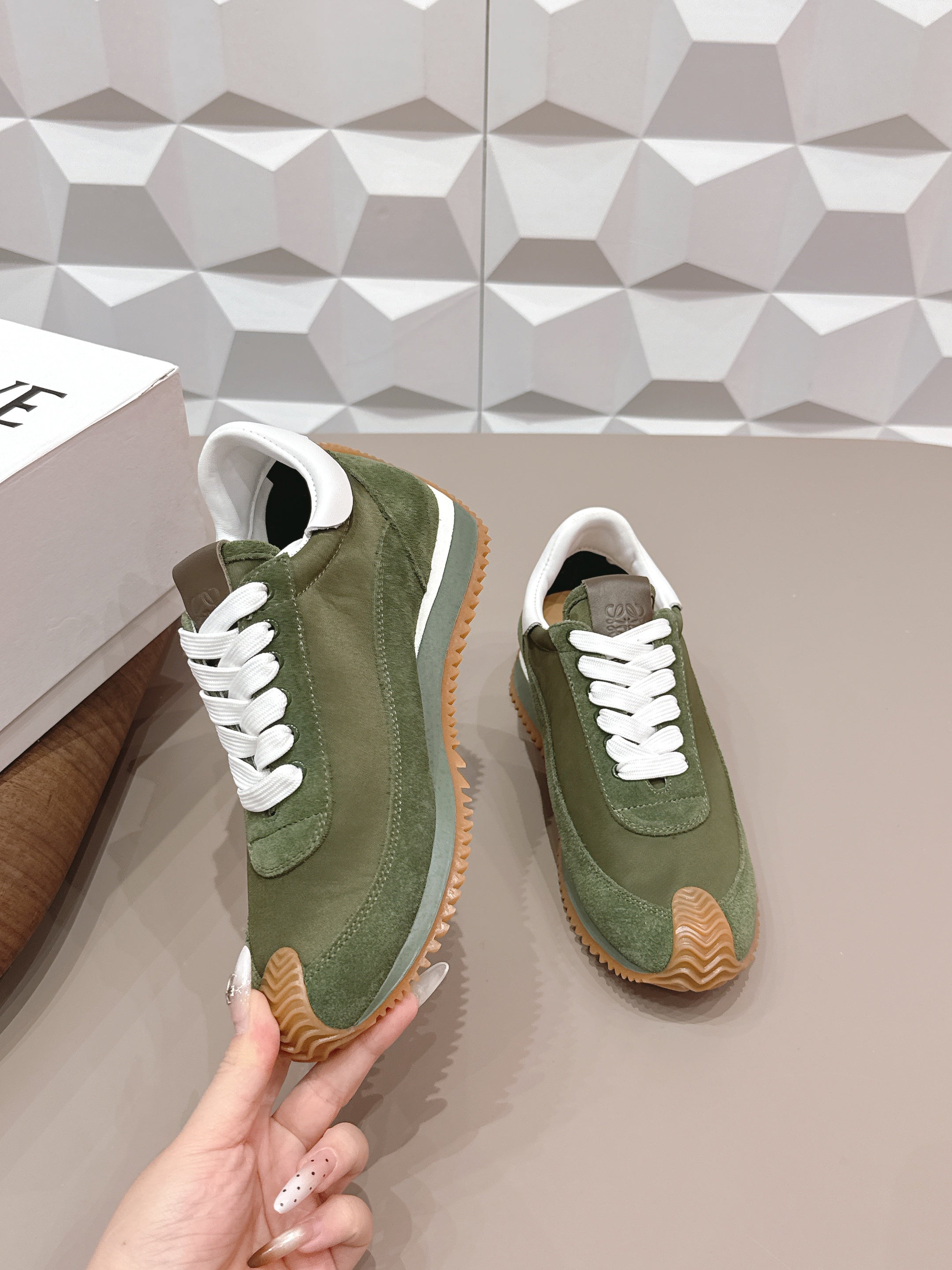 L2-Sneakers