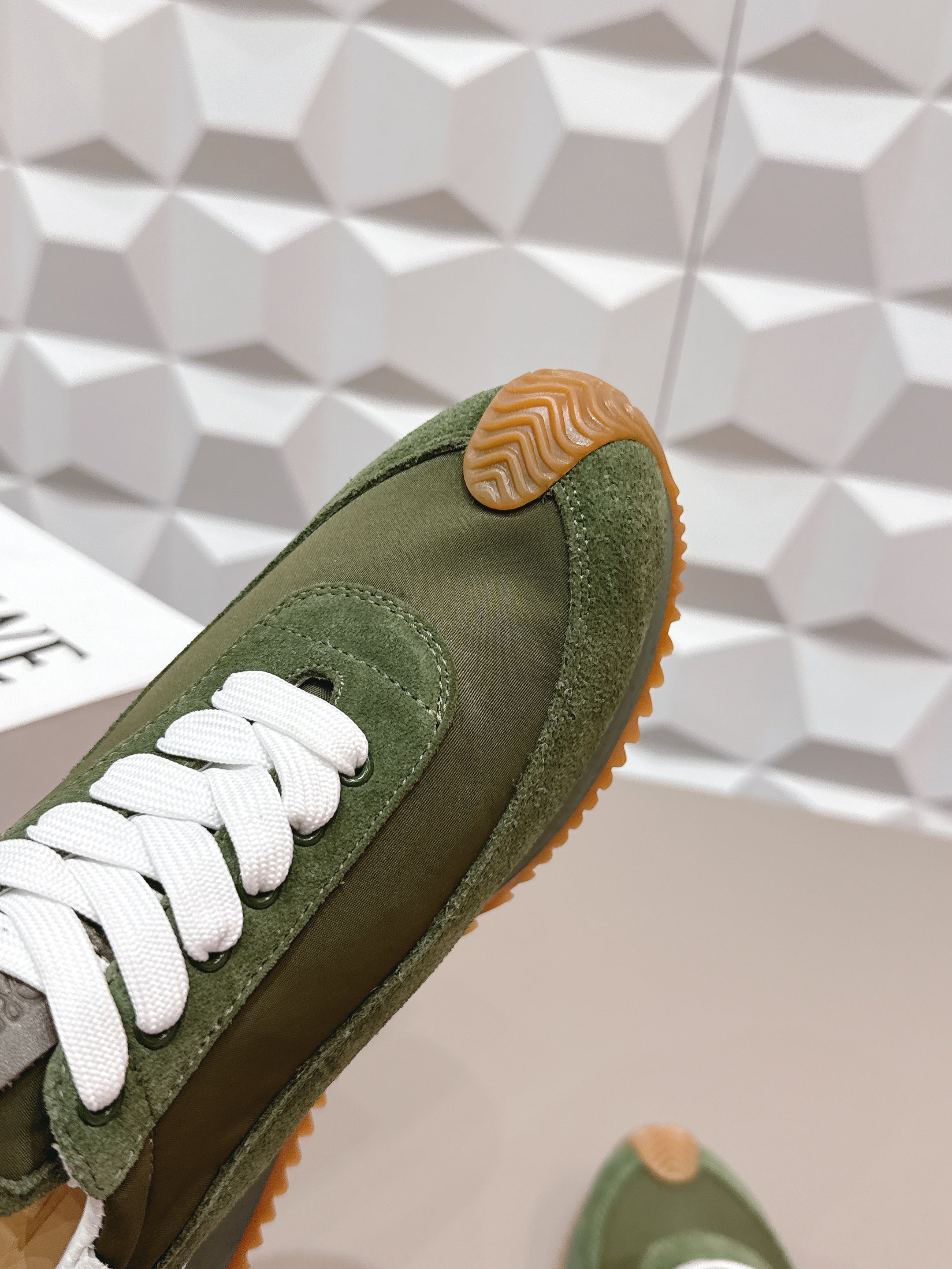 L2-Sneakers