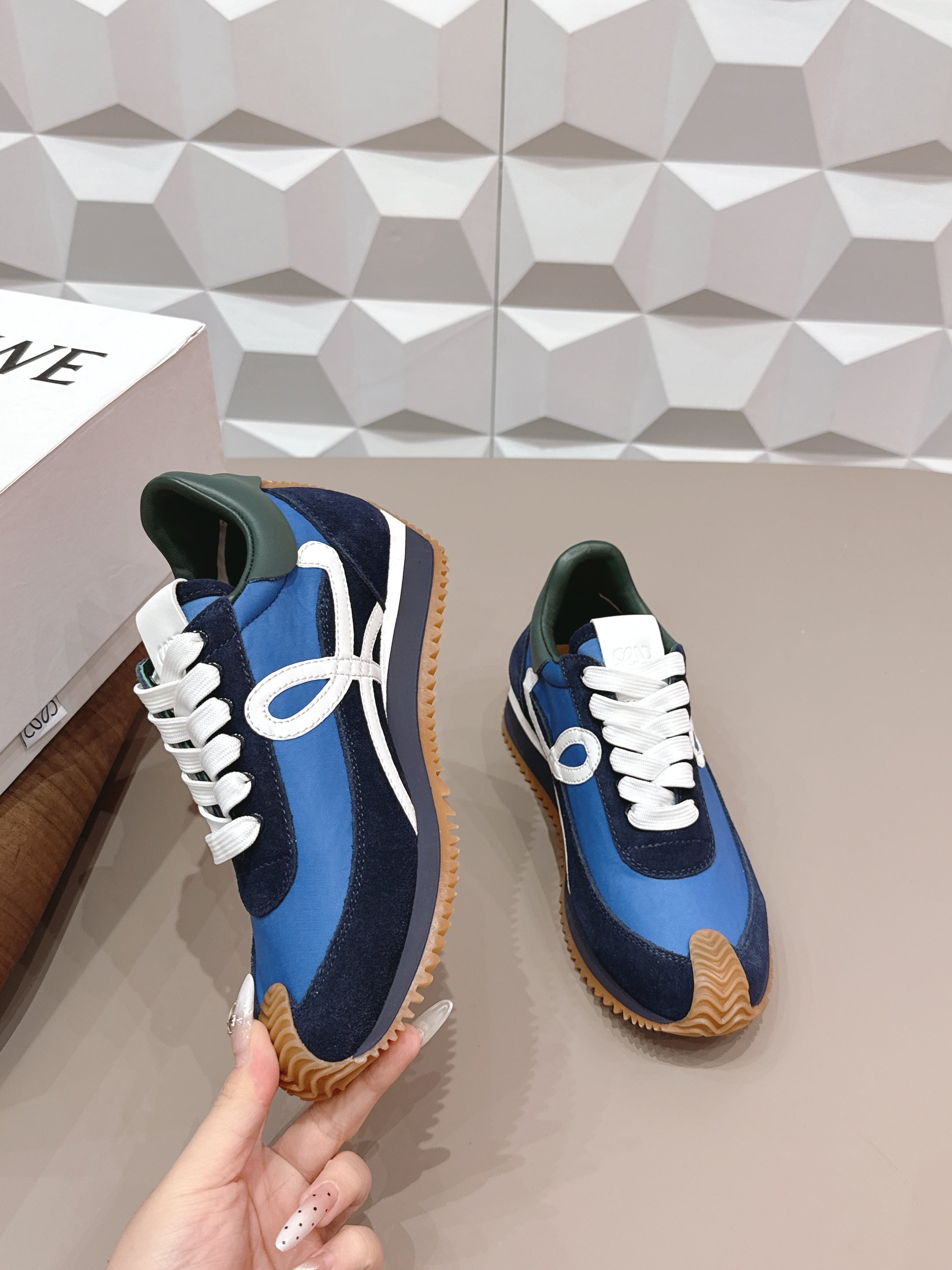 L2-Sneakers