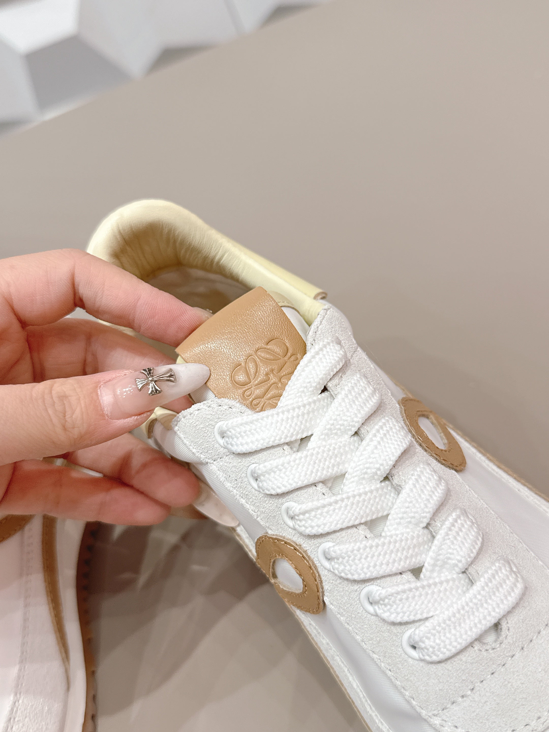 L2-Sneakers