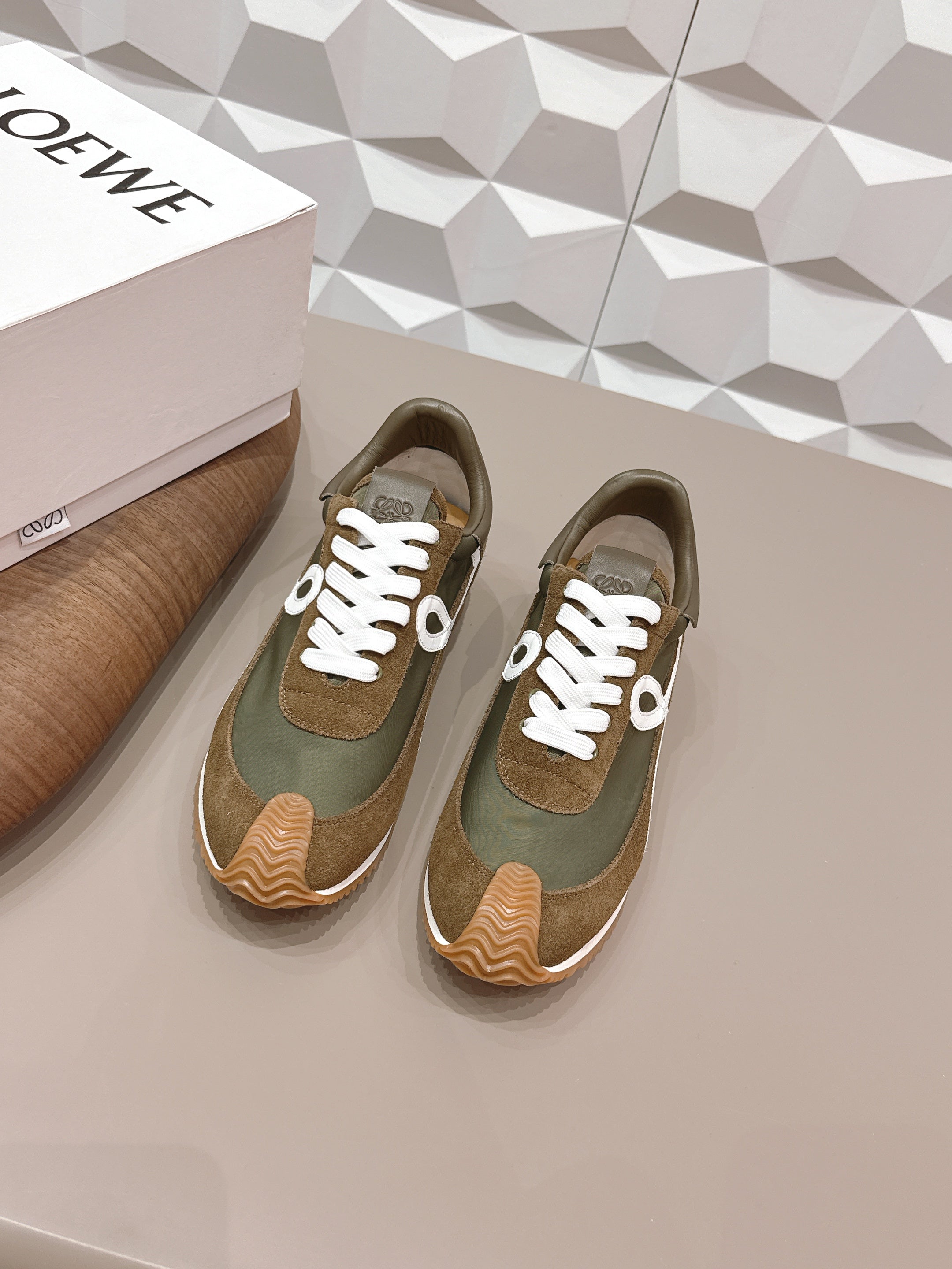 L2-Sneakers