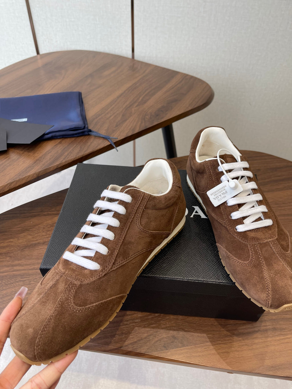 P-Sneakers