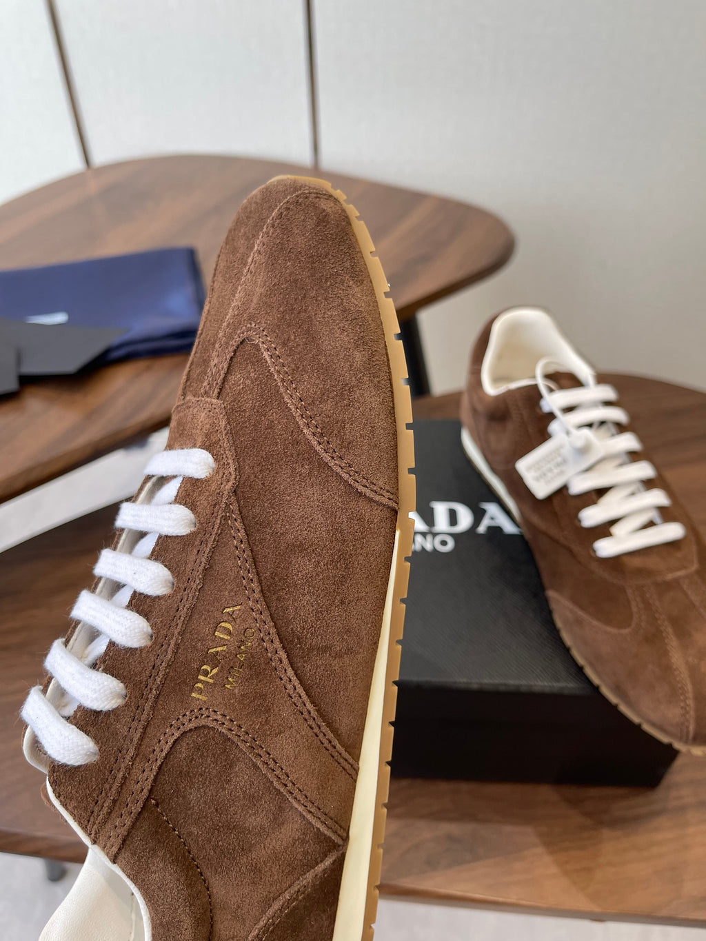 P-Sneakers