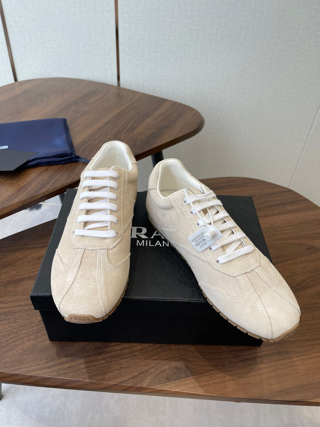 P-Sneakers