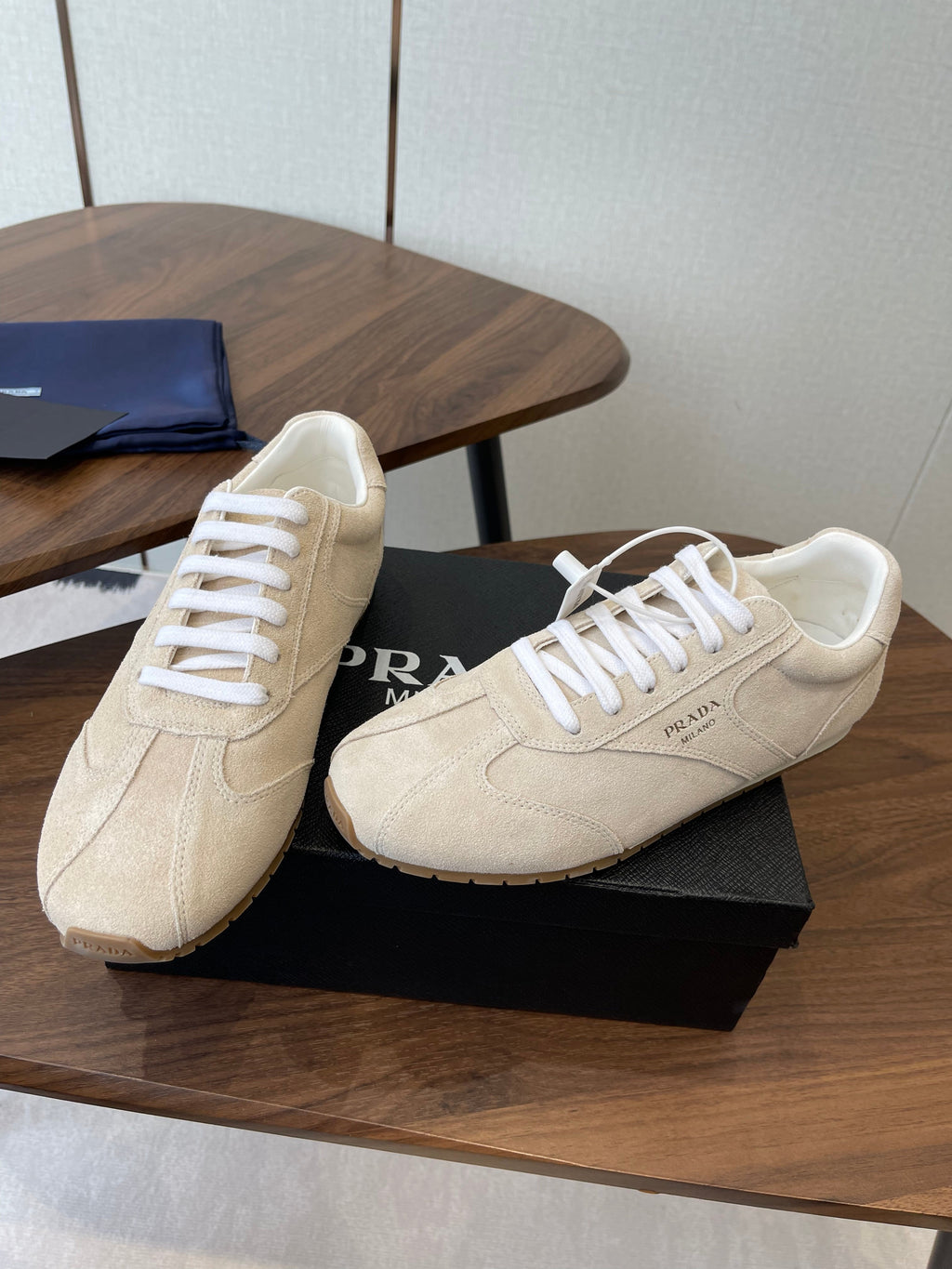 P-Sneakers