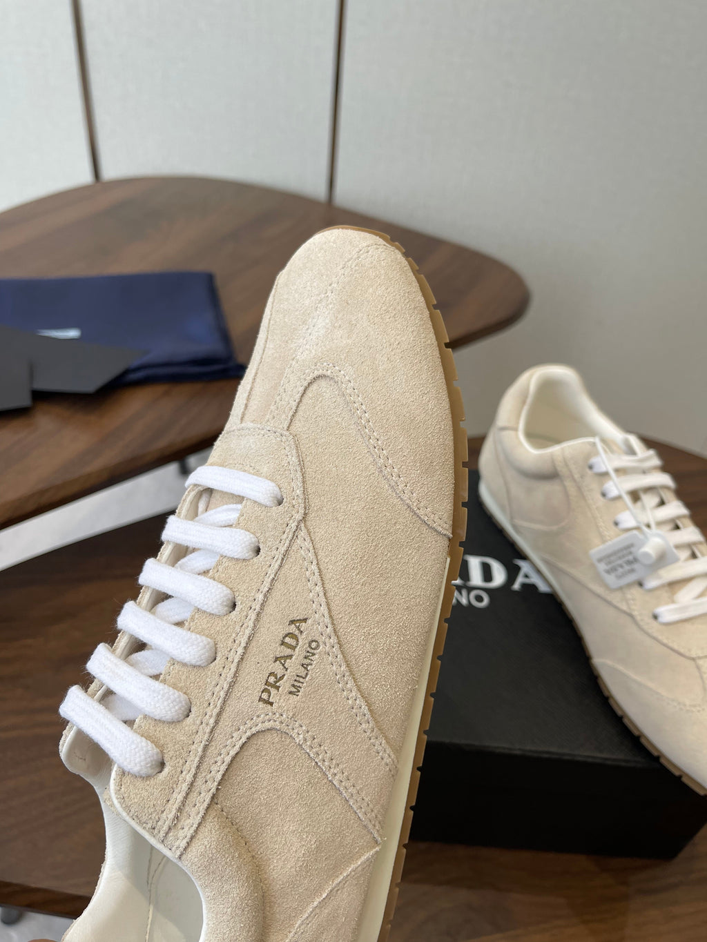 P-Sneakers