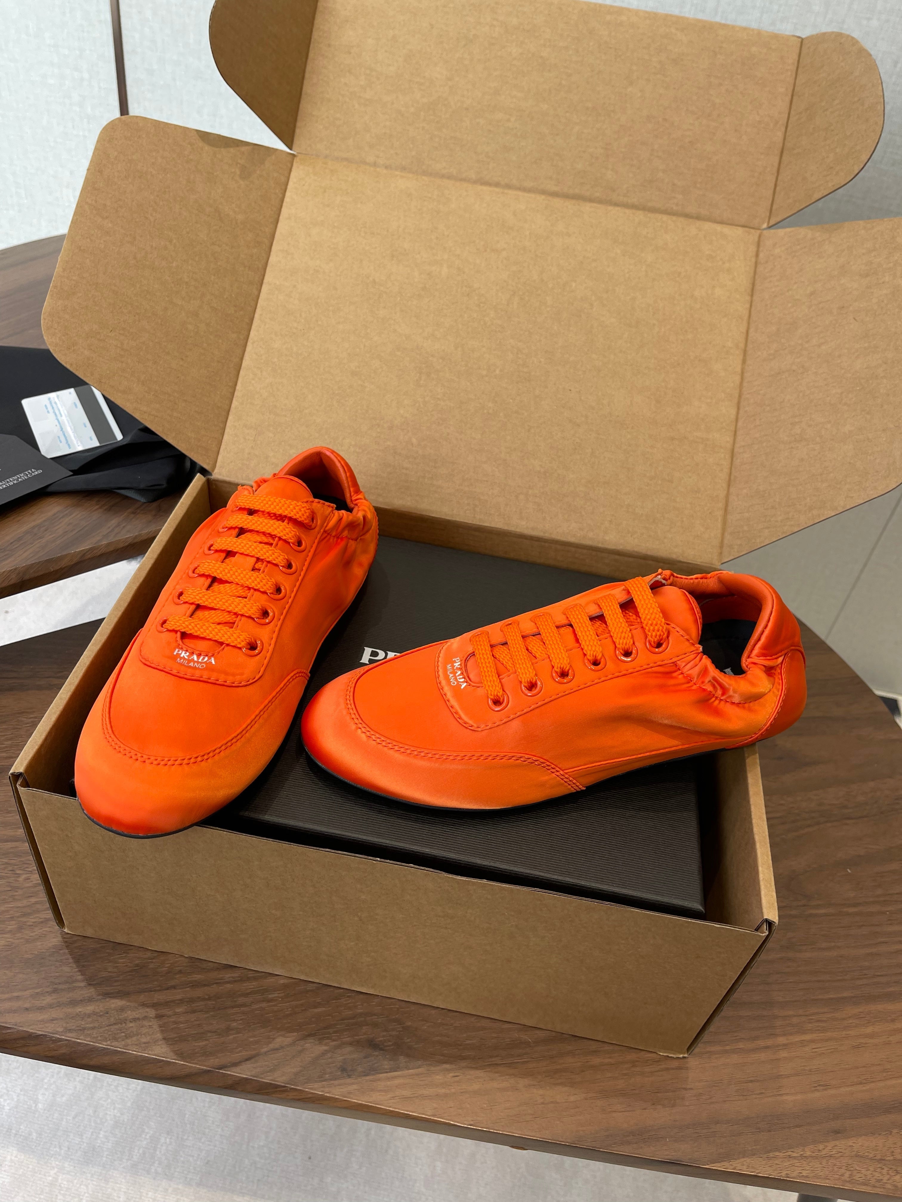 P-Sneakers