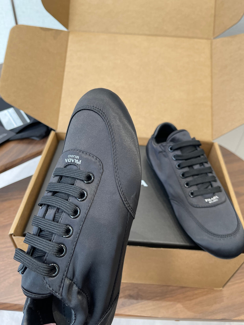 P-Sneakers