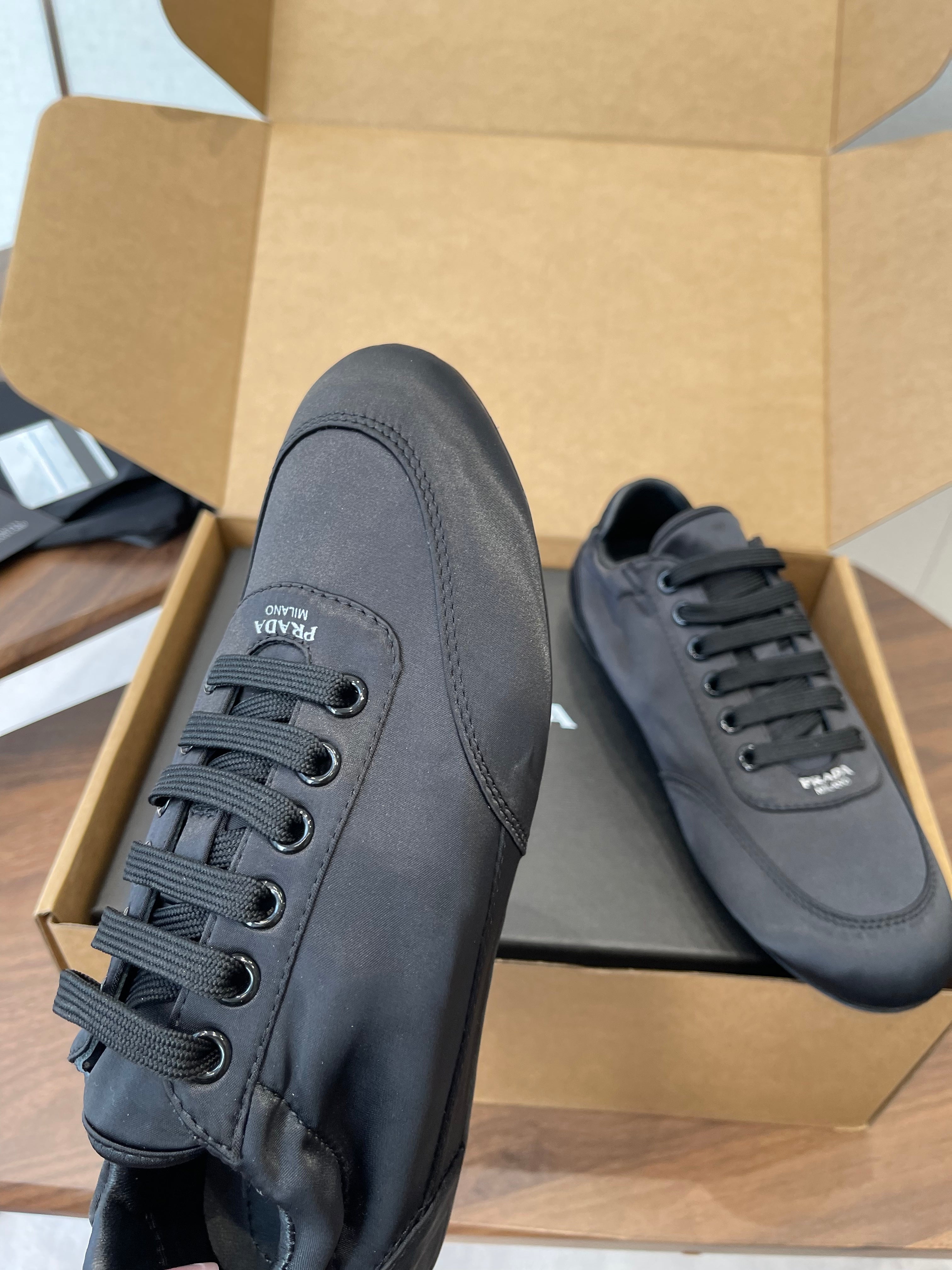P-Sneakers