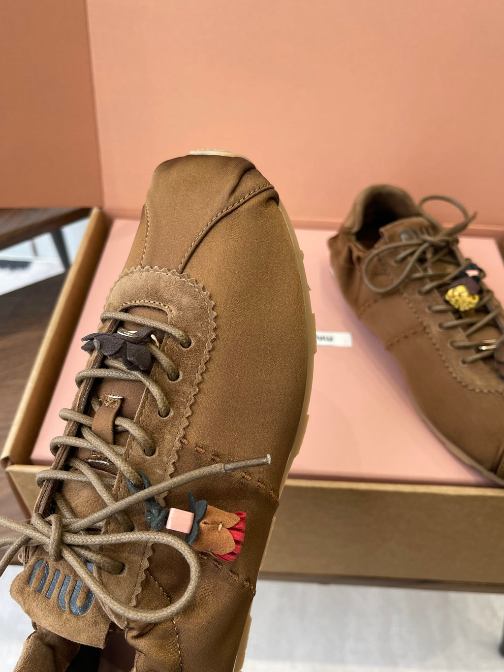 M-Sneakers