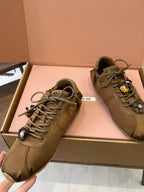 M-Sneakers