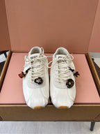 M-Sneakers