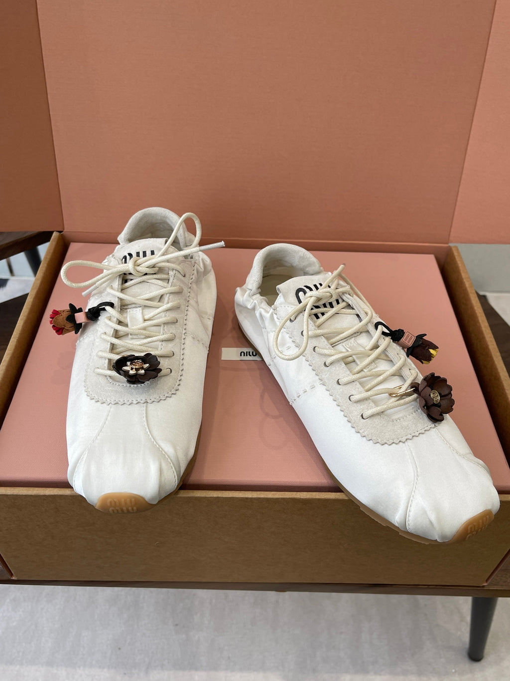 M-Sneakers
