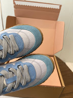 M-Sneakers