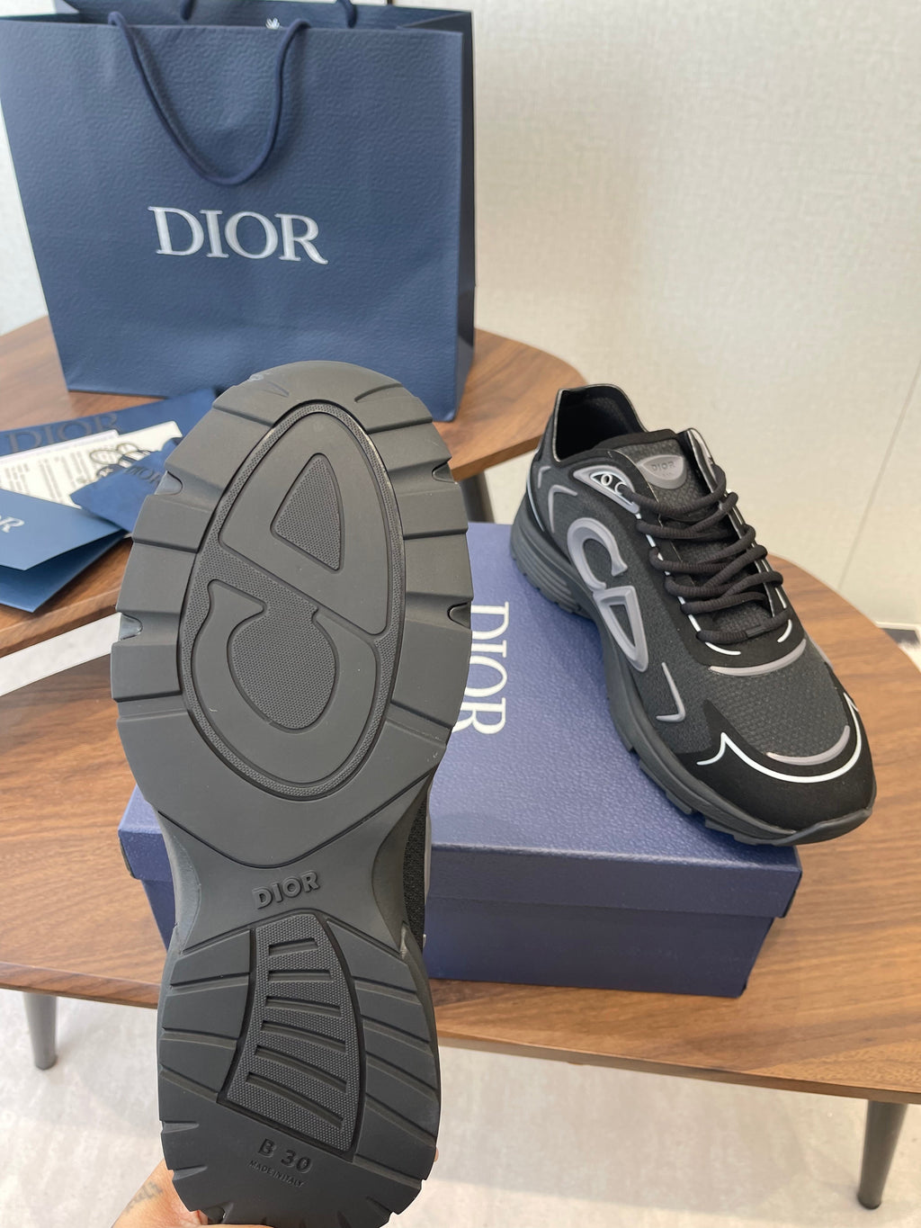 D-Sneakers