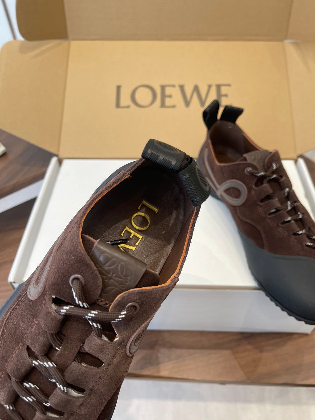 L2-Sneakers