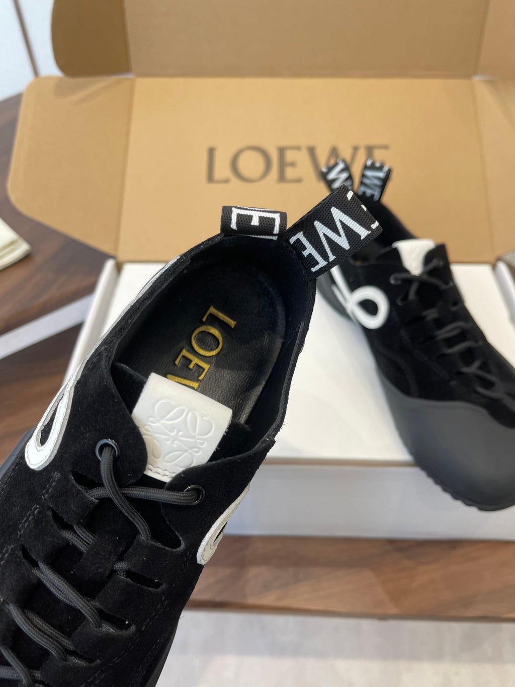 L2-Sneakers