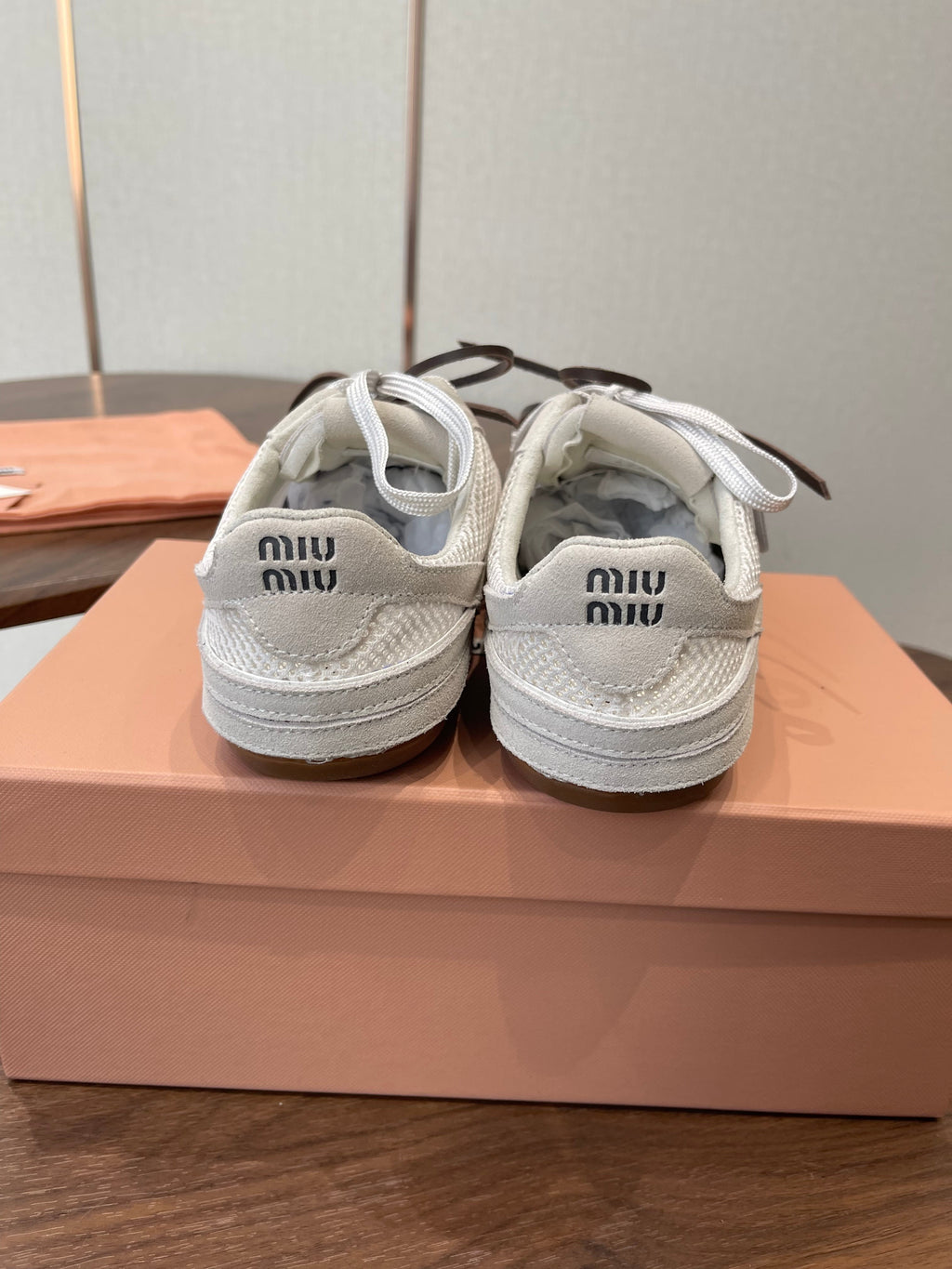 M-Sneakers
