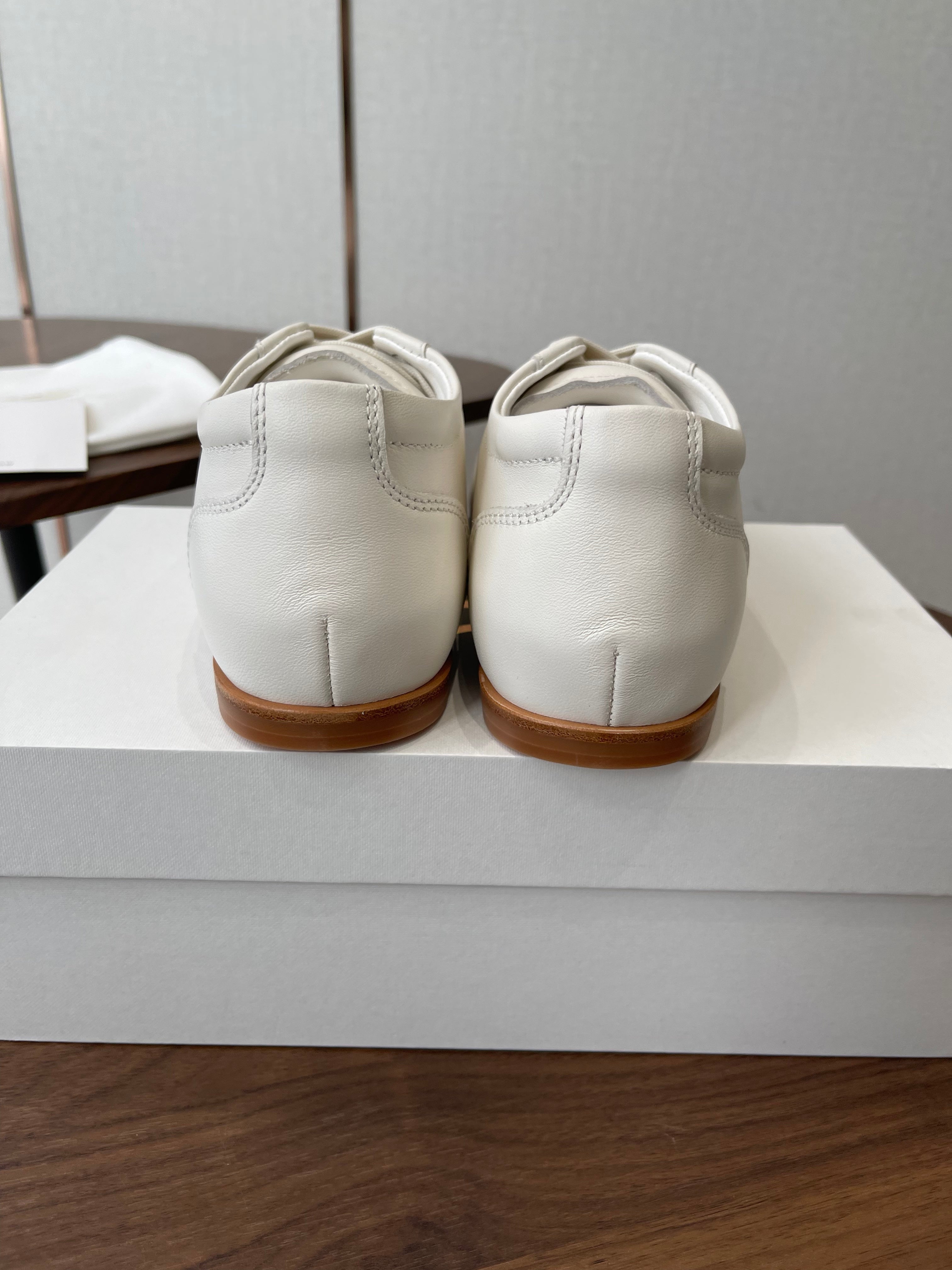 T-Sneakers