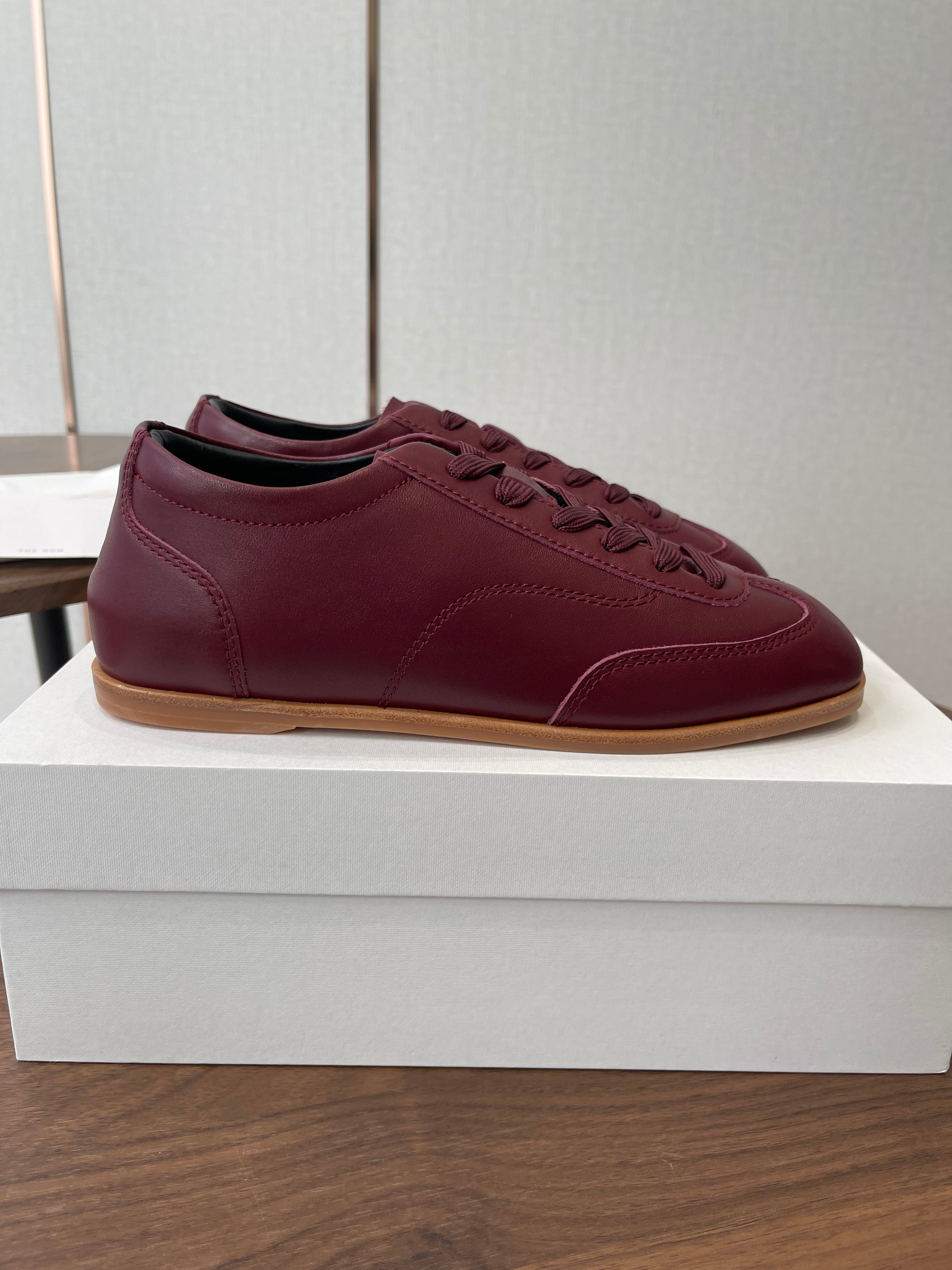 T-Sneakers